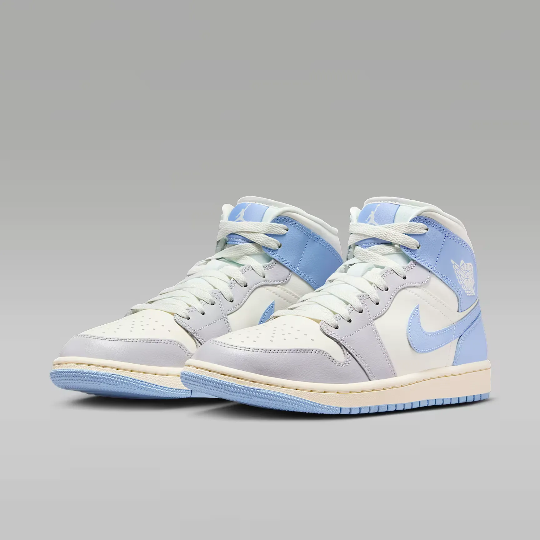 000000_Air-Jordan-1-Mid-WMNS_Psychic-Blue_BQ6472-402_img4