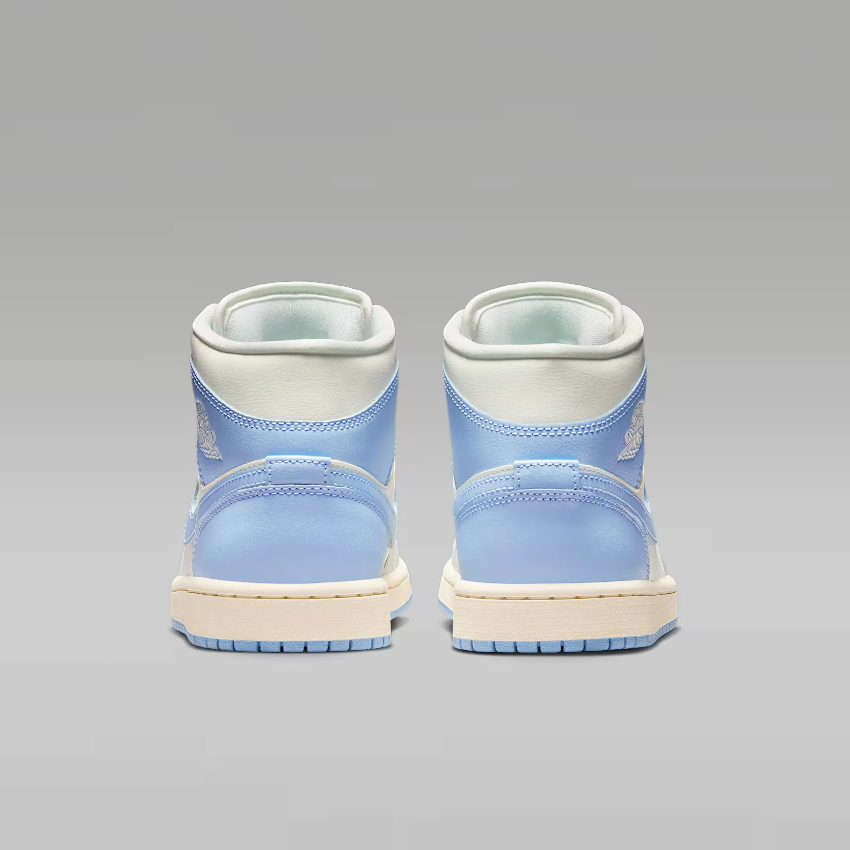 000000_Air-Jordan-1-Mid-WMNS_Psychic-Blue_BQ6472-402_img5