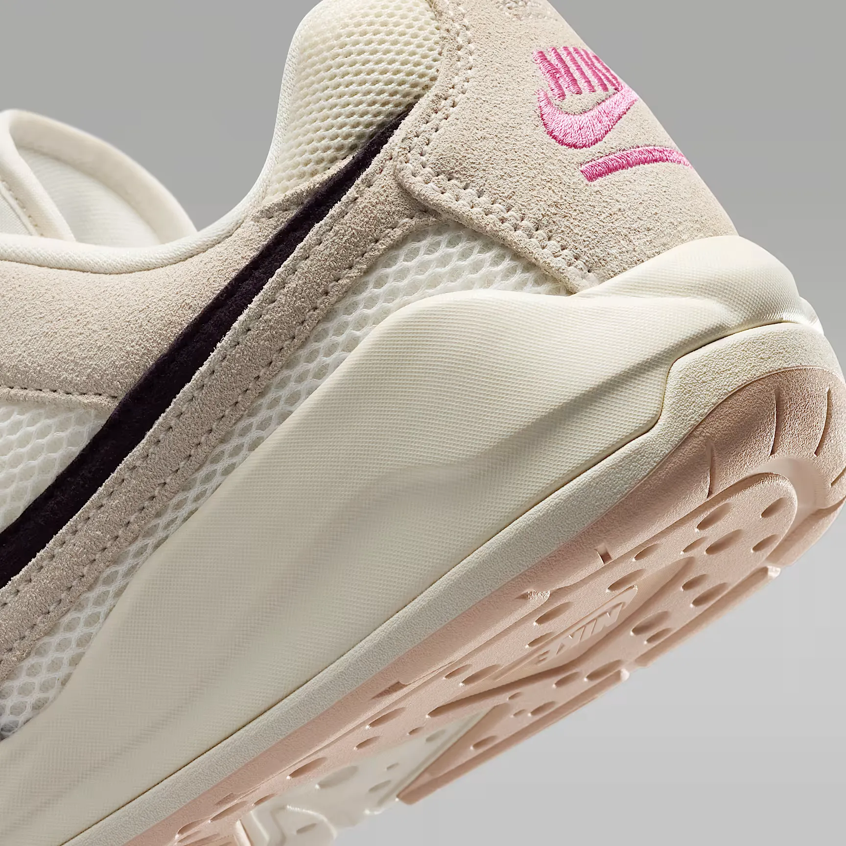 000000_Jordan-CMFT-Era_Birch-Burgundy-Ash_HJ6777-201_img7