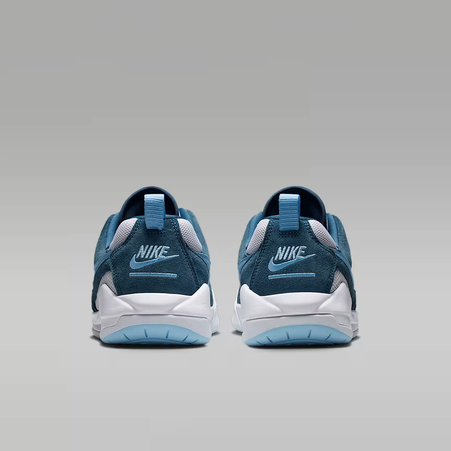 000000_Jordan-CMFT-Era_White-Squadron-Blue-Psychic-Blue_HJ6777-103_img5