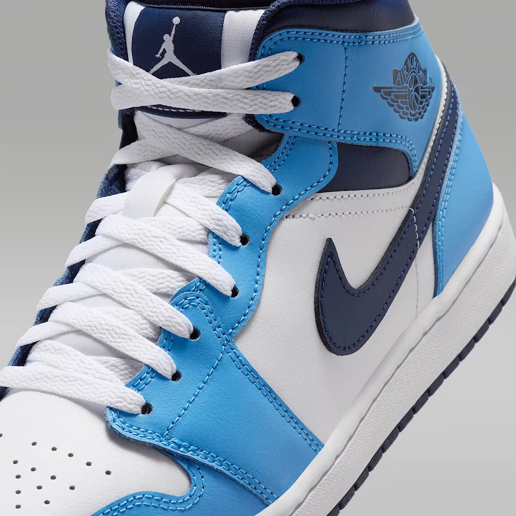 Air Jordan 1 Mid 