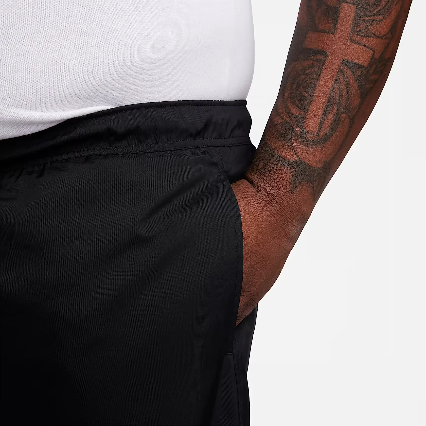 000000_Nike-Club-Flow-Woven-Shorts_Black-White_FN3307-010_img11