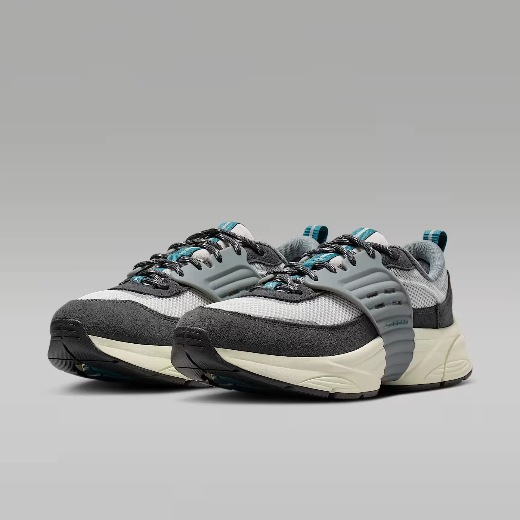 000000_Jordan-Trunner-OS_Photon-Dust-Anthracite_IB3722-009_img4