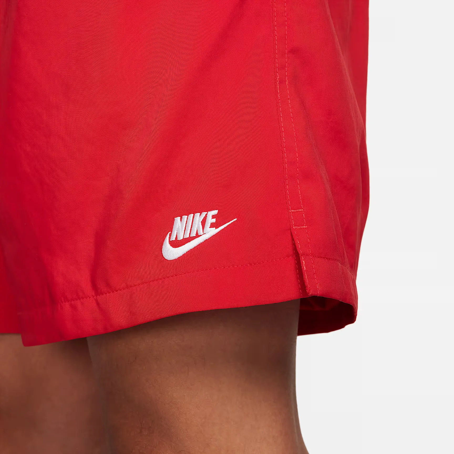 000000_Nike-Club-Woven-Flow-Shorts_University-Red-White_FN3307-657_img6
