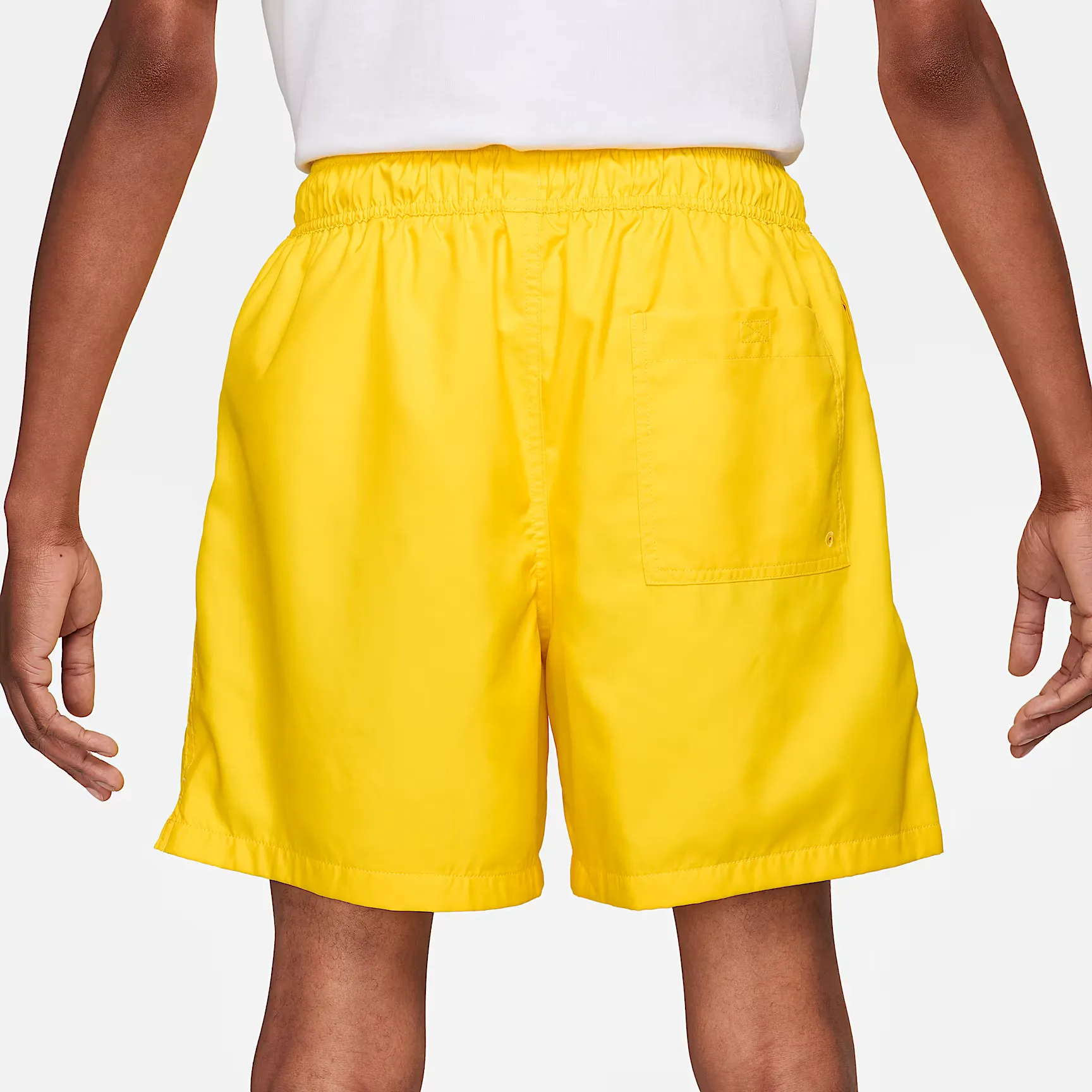 000000_Nike-Sportswear-Club-Flow-Woven-Short_Lightning-White_FN3307-718_img2
