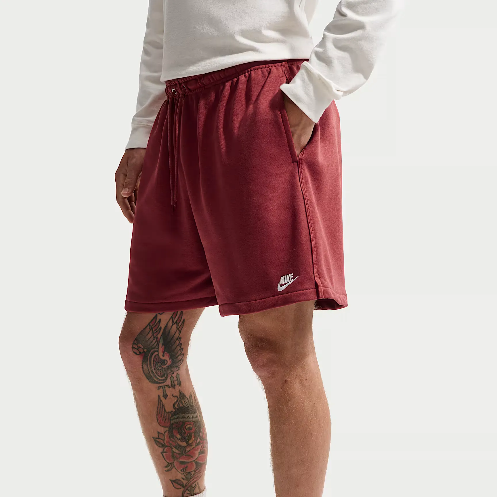 000000_Nike-Club-Flow-Fleece-Short_Team-Crimson_FN3520-613_img1