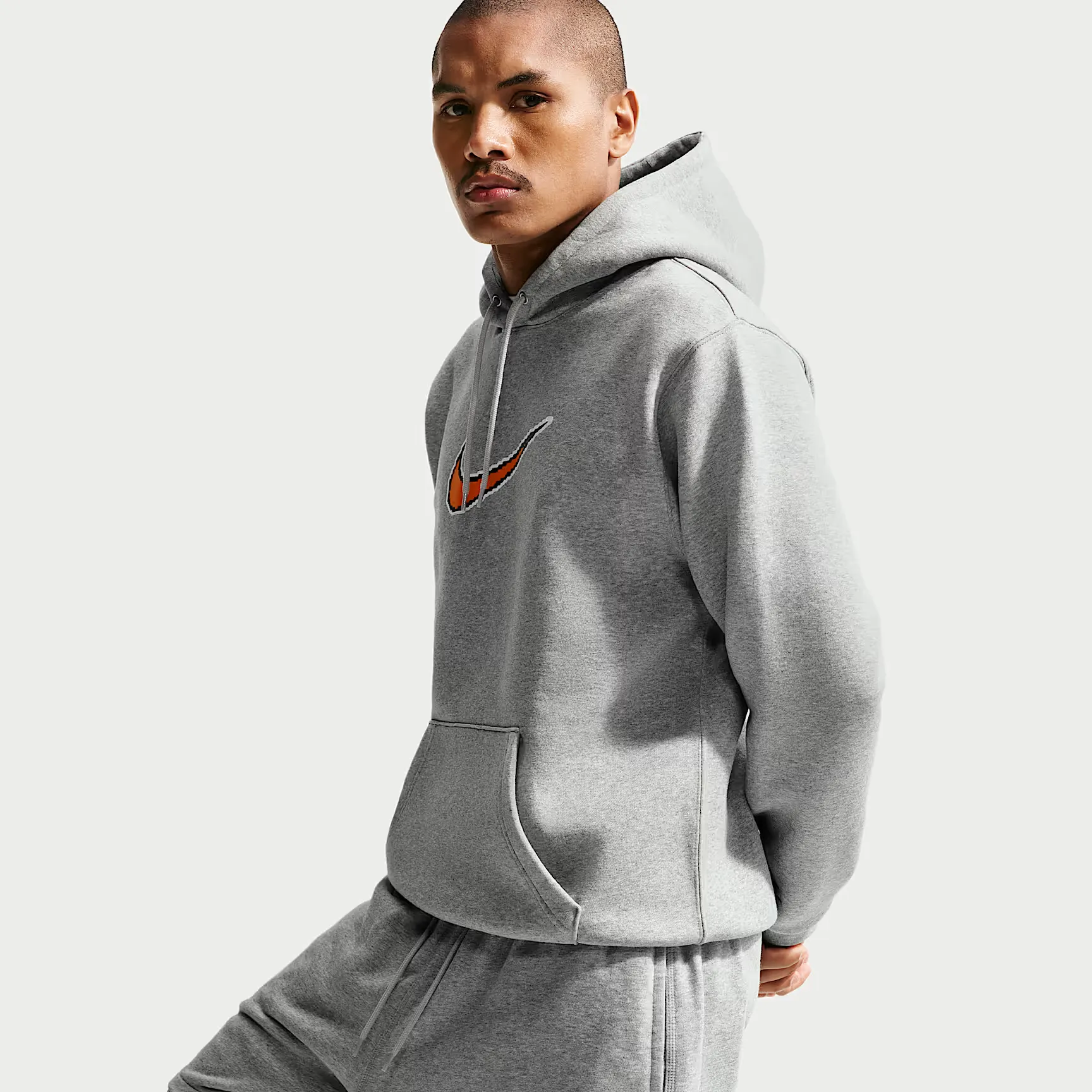 000000_Nike-Sportswear-Club-Flow-Fleece-Short_Dark-Grey-Heather_FN3520-063_img3