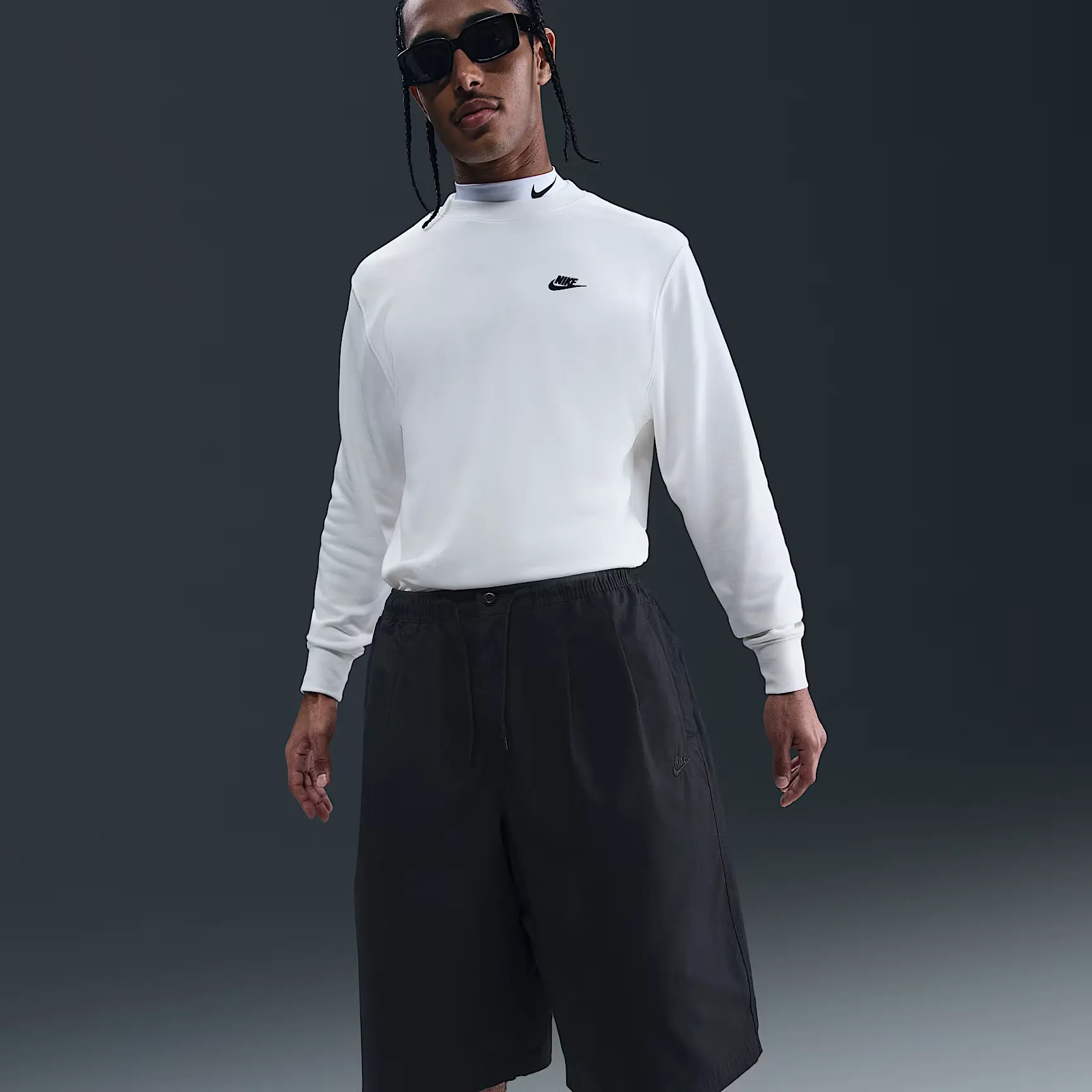 000000_Nike-Sportswear-Club-Seoul-Oversized-Short_Black-Black_HJ2540-010_img4