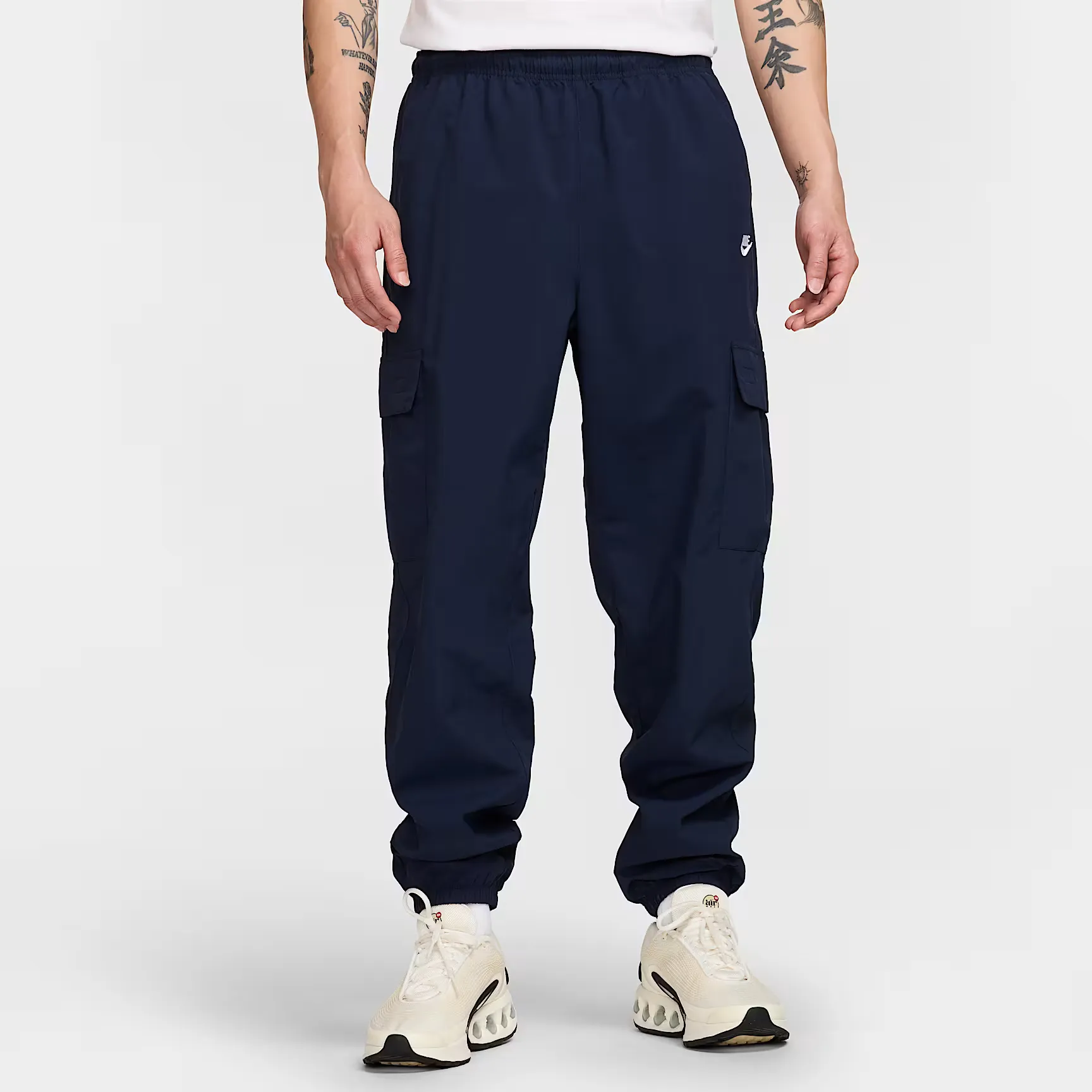 000000_Nike-Sportswear-Club-Woven-Cargo-Pants_Obsidian_HJ1990-451_img0