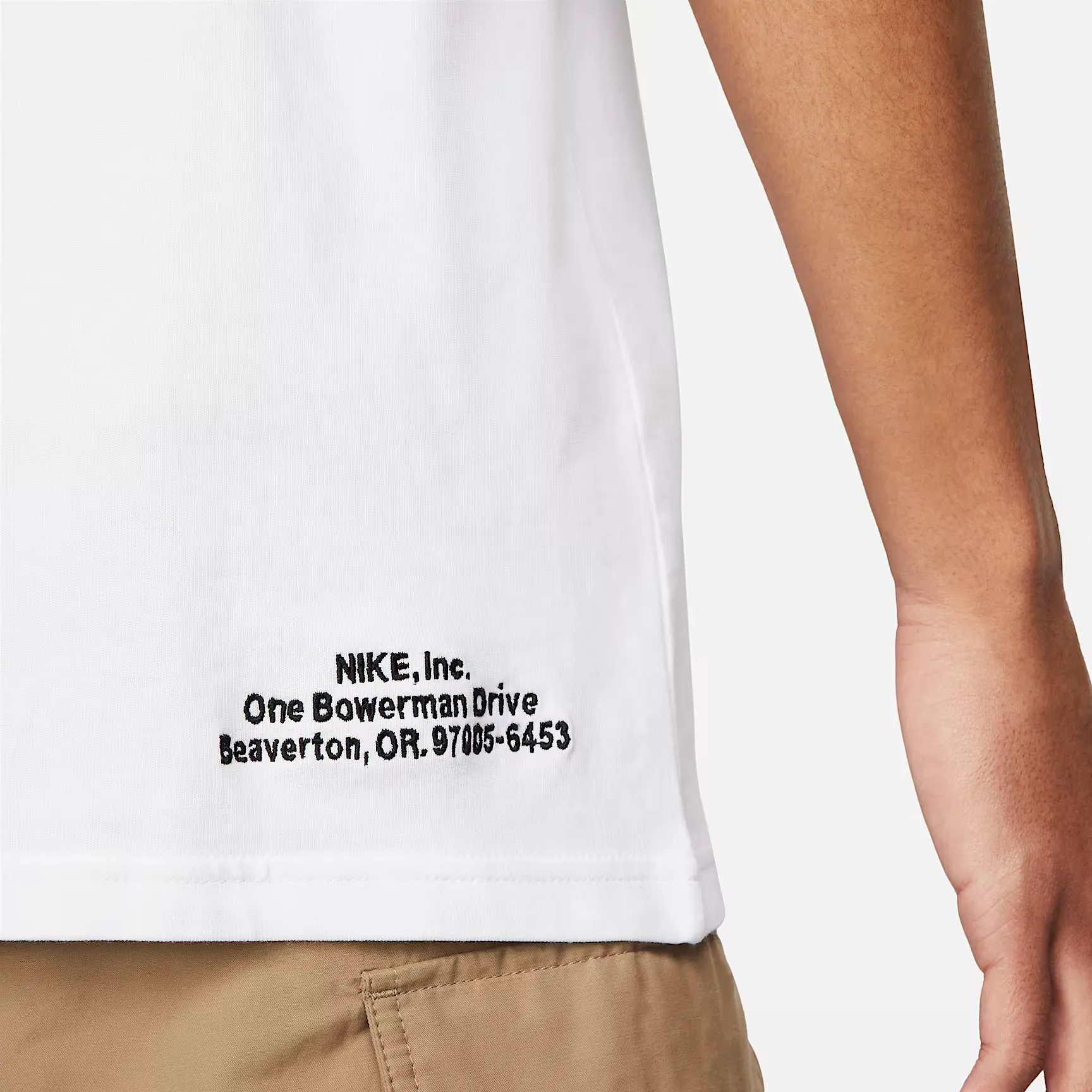 000000_Nike-Sportswear-Authorized-Personnel-T-Shirt_White_DM6427-100_img4