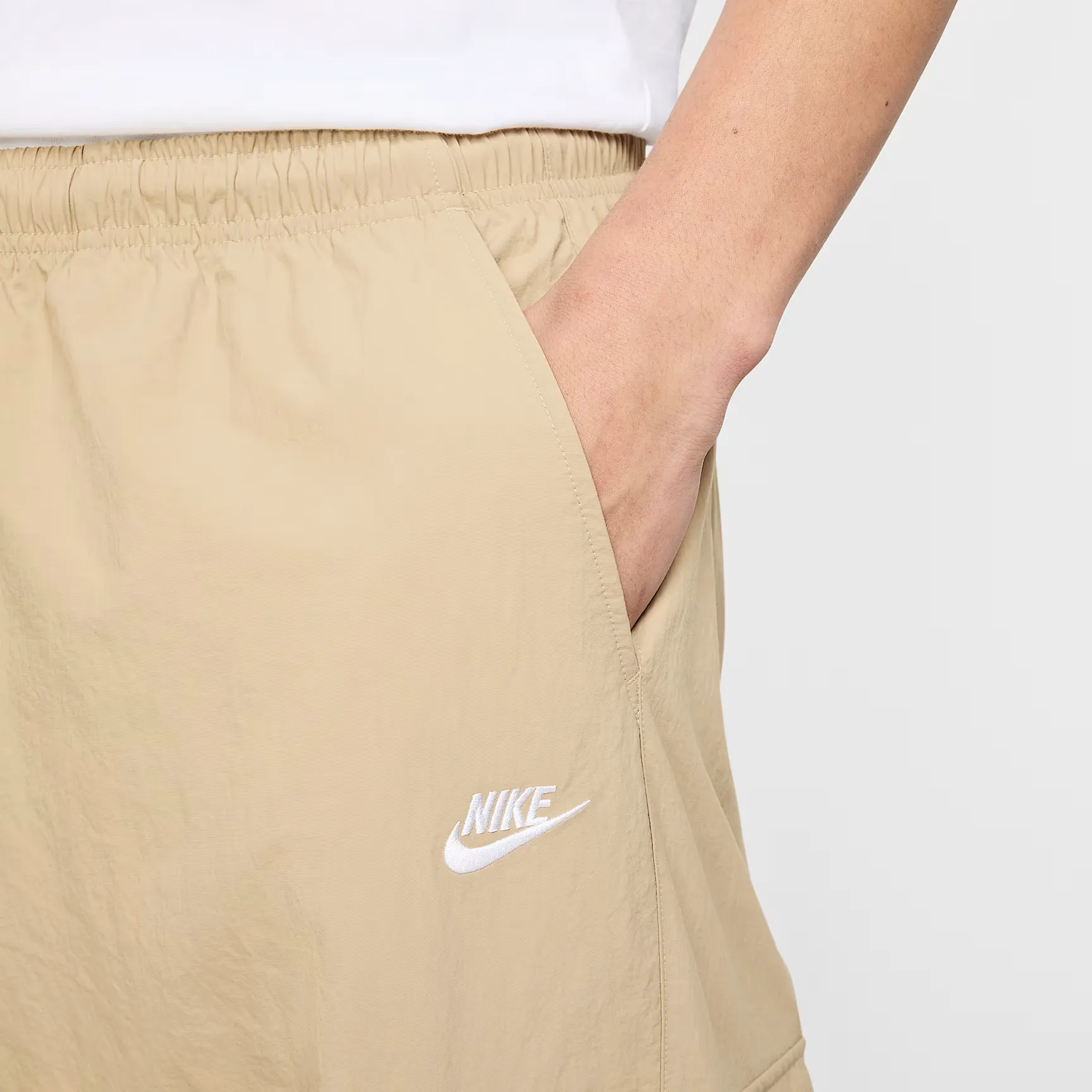 000000_Nike-Sportswear-Club-Woven-Cargo-Pants_Parachute-Beige-White_HJ1990-297_img3