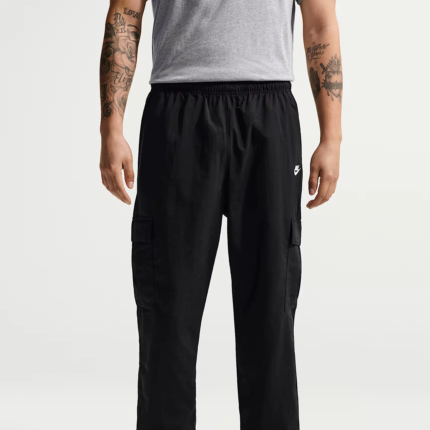 000000_Nike-Sportswear-Club-Woven-Cargo-Pants_Black-White_HJ1990-010_img1