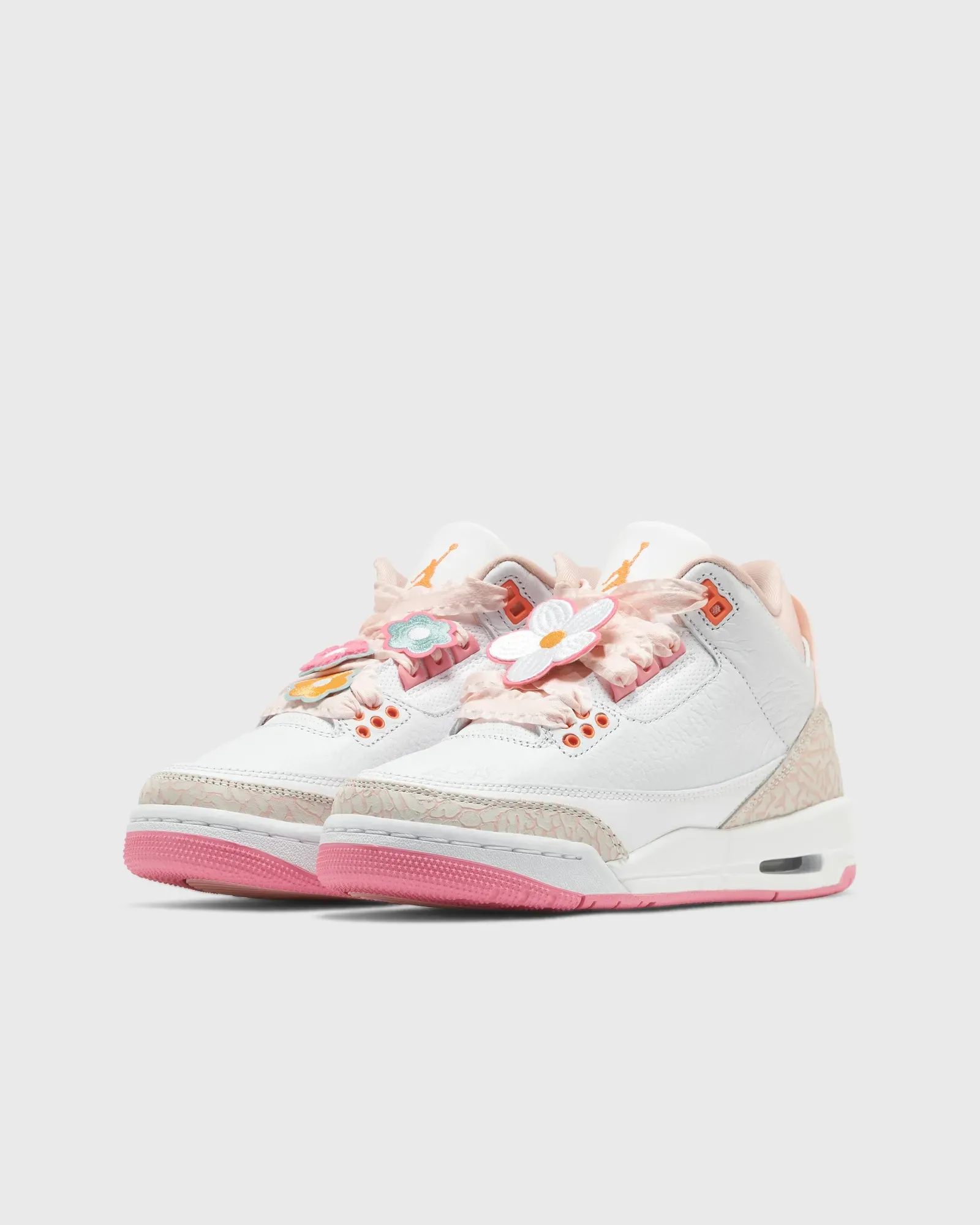 000000_Air-Jordan-3-Retro-GS_Spring-Flowers_II0599-600_img1