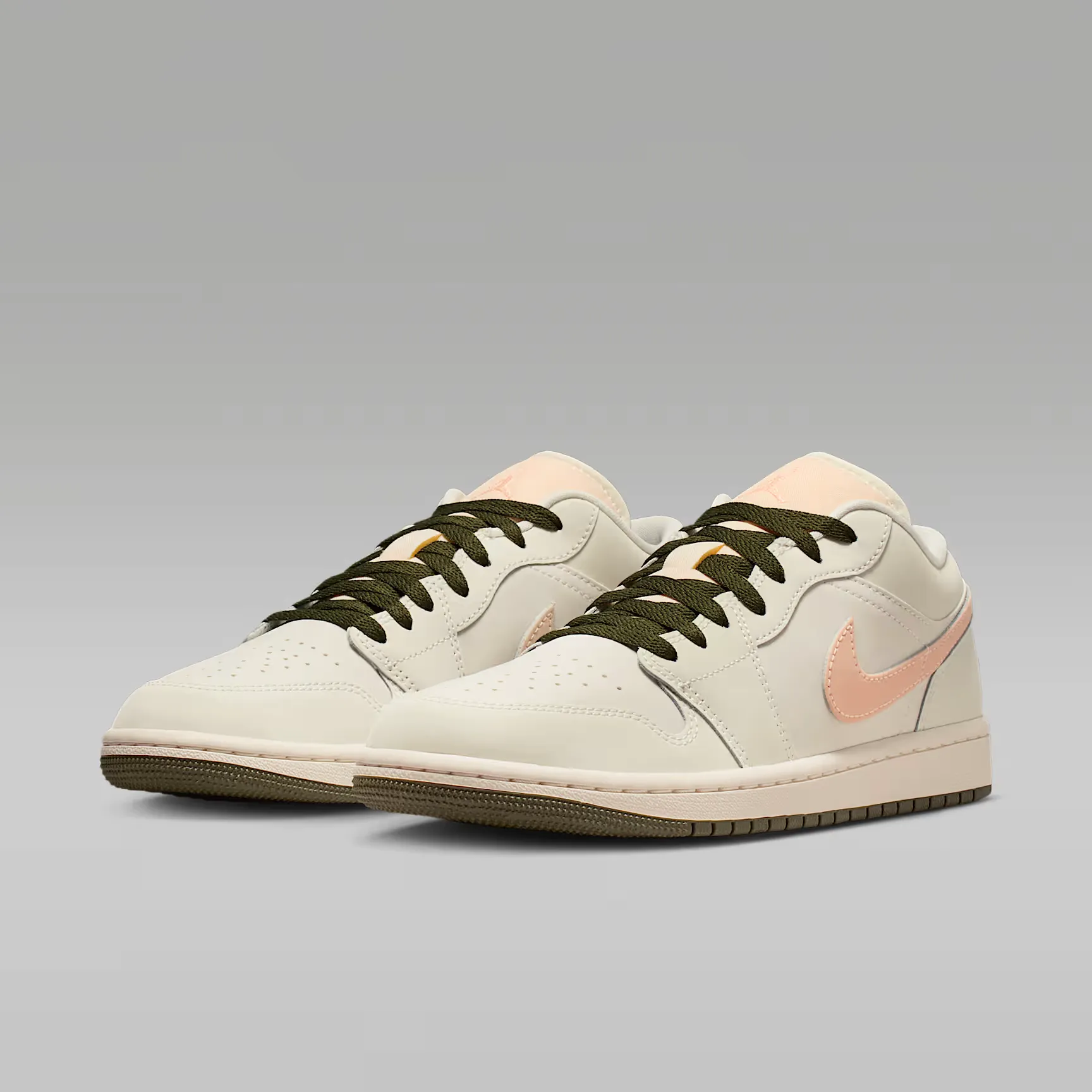 000000_Air-Jordan-1-Low-WMNS_Sail-Crimson-Tint_DC0774-111_img4