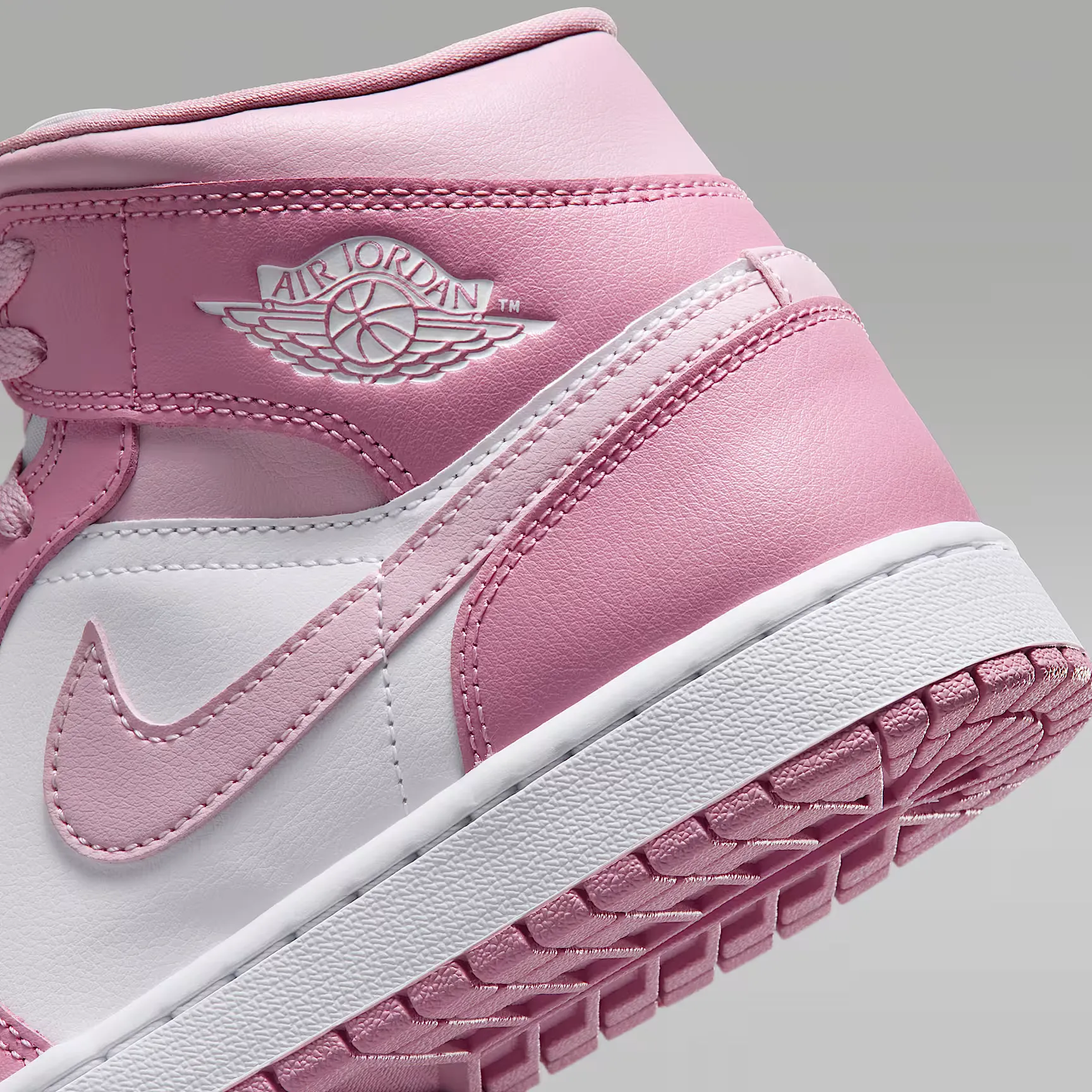 000000_Air-Jordan-1-Mid-WMNS_Elemental-Pink_BQ6472-605_img7