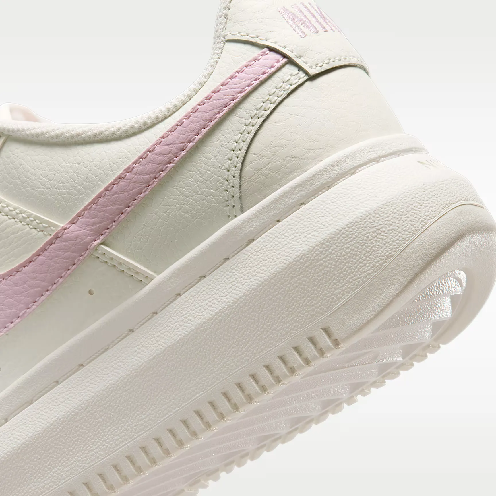 000000_Nike-Court-Vision-Alta-WMNS_Sail-Pink-Foam_DM0113-107_img7