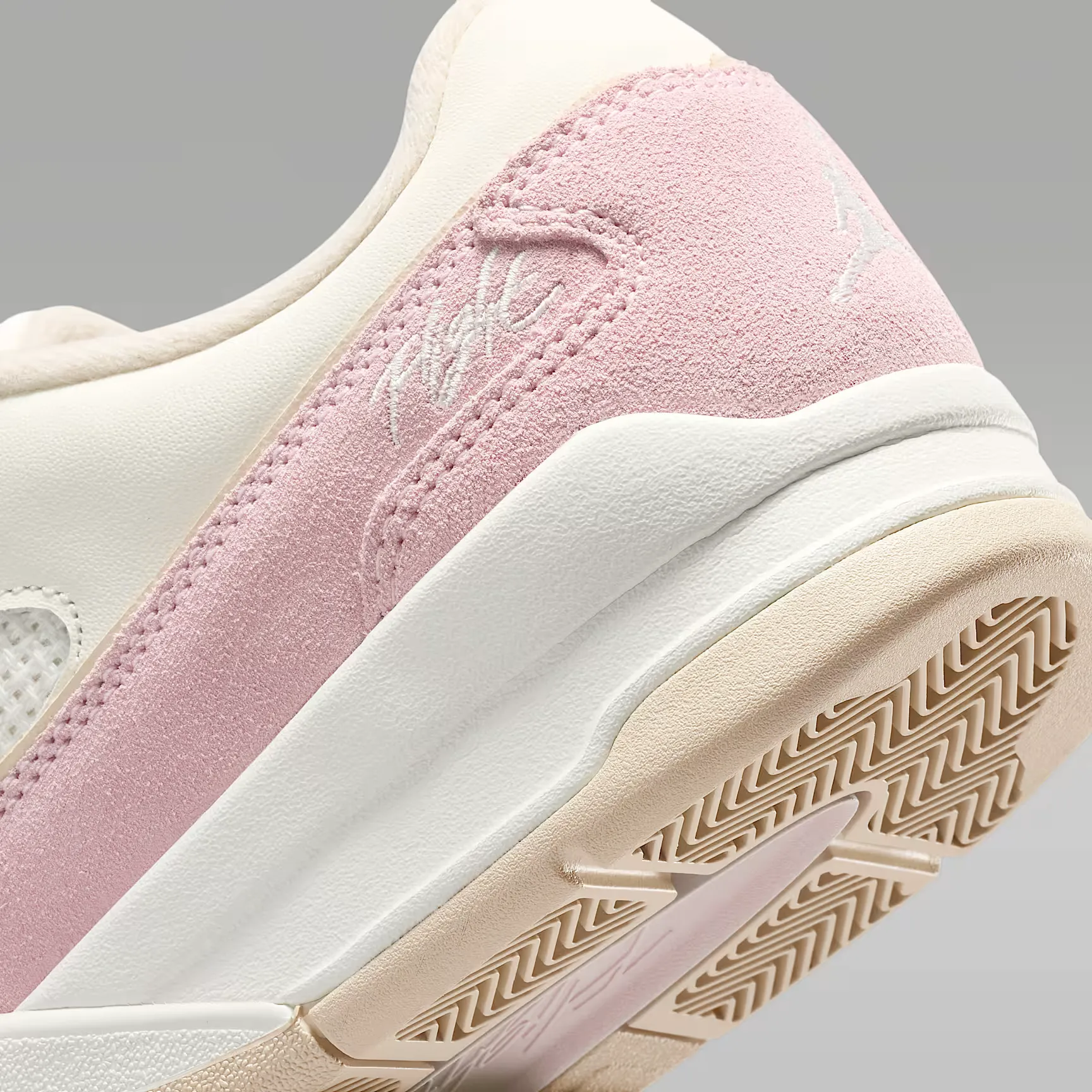 000000_Jordan-Flight-Court-WMNS_Sail-Iced-Carmine_FZ9854-109_img7