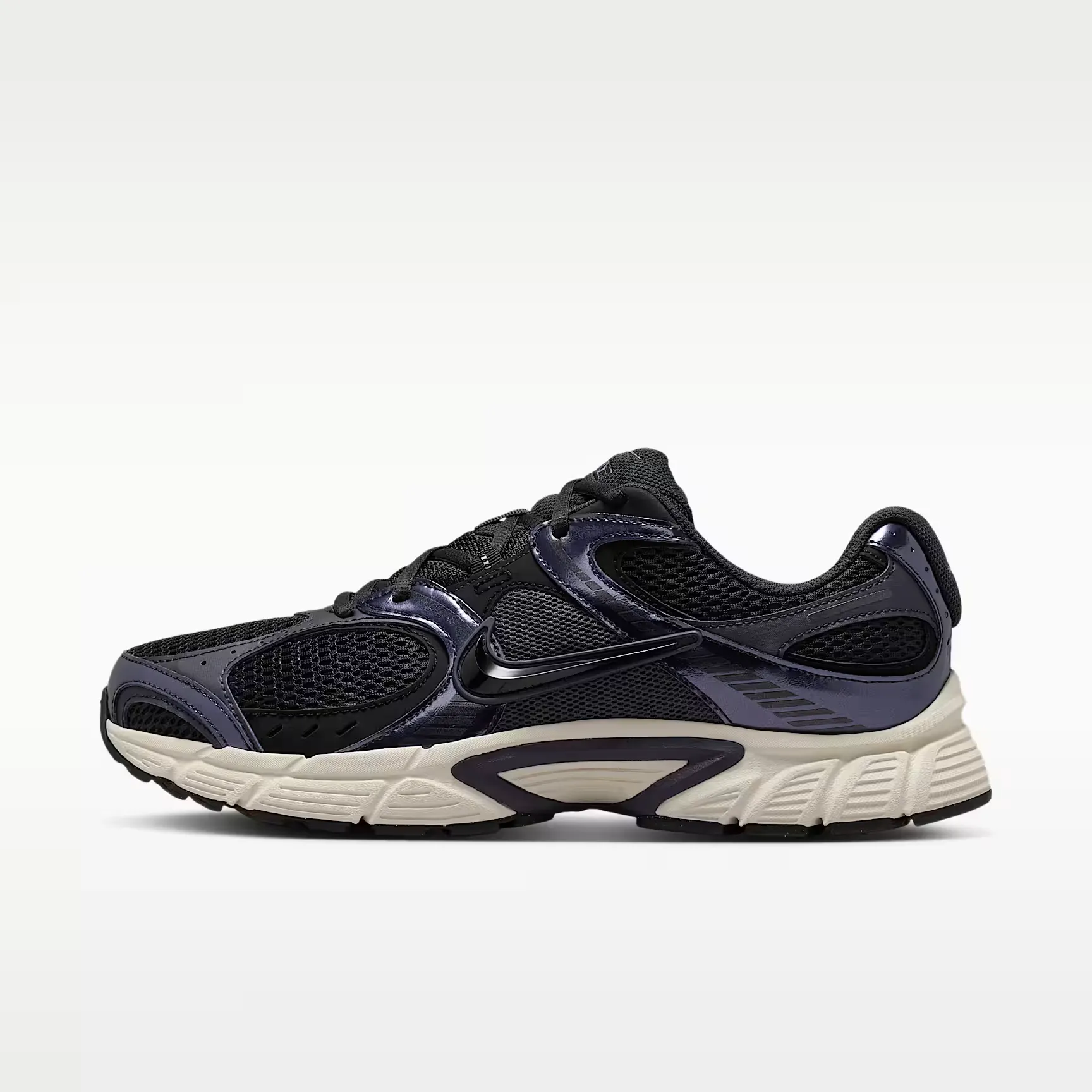 000000_Nike-V5-RNR_Off-Noir-Gridiron_HJ5228-013_img0