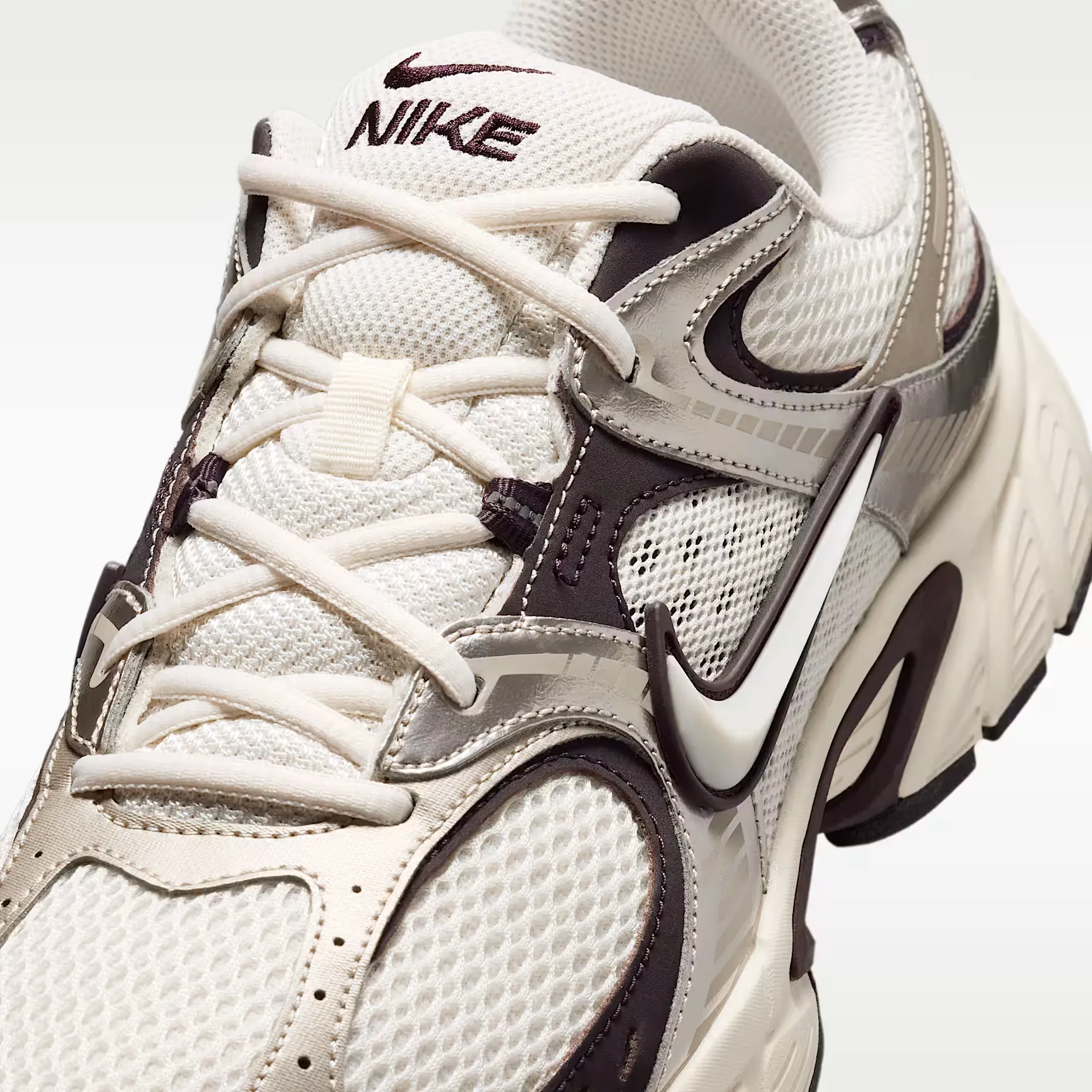 000000_Nike-V5-RNR_Phantom-Burgundy-Ash_HJ5228-011_img6