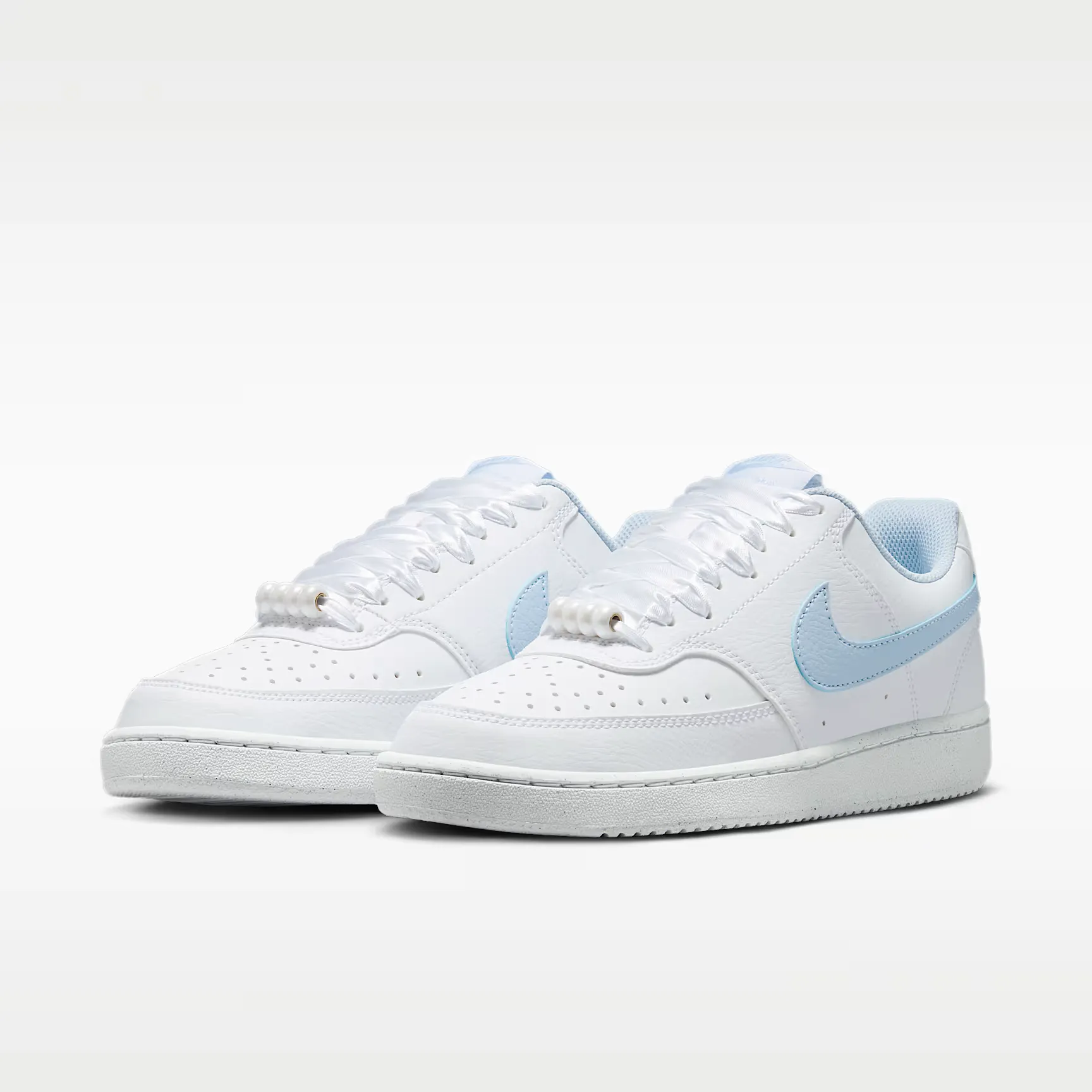 000000_Nike-Court-Vision-Low-WMNS_White-Hydrogen-Blue_IB6652-102_img4