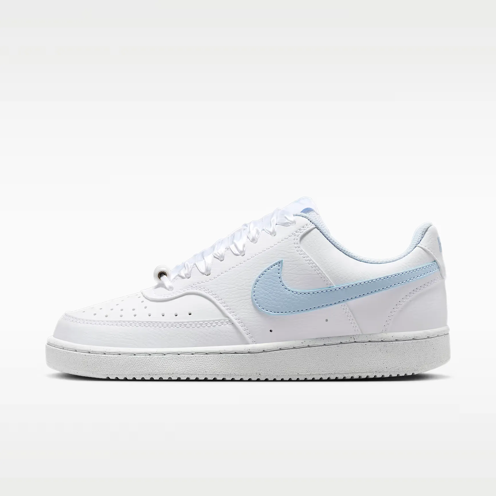 000000_Nike-Court-Vision-Low-WMNS_White-Hydrogen-Blue_IB6652-102_img0