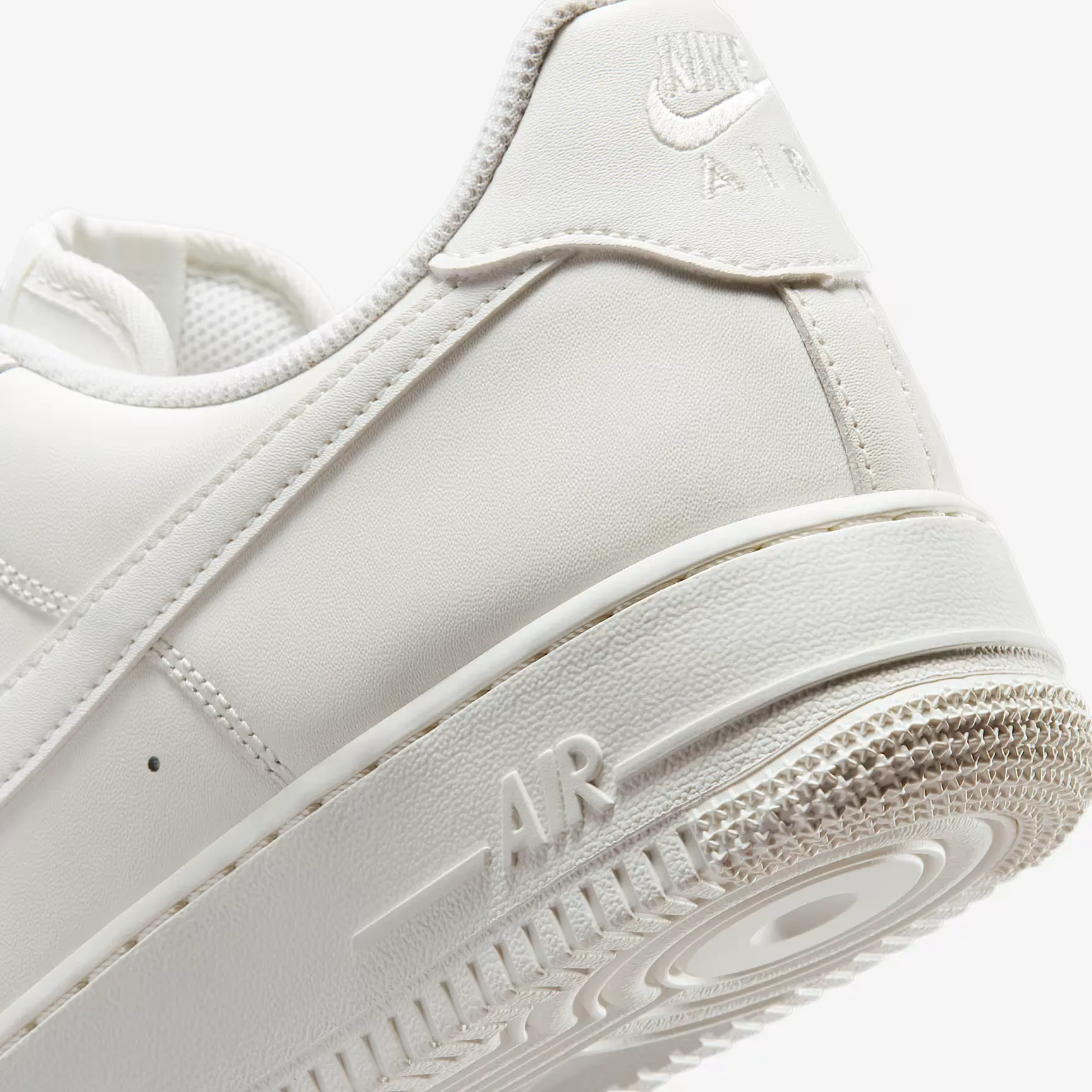 000000_Nike-Air-Force-1-'07_Sail_IH1698-100_img7