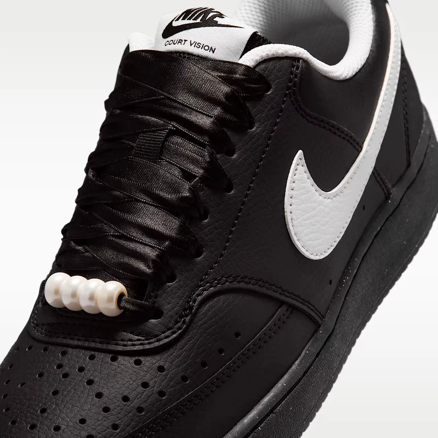 000000_Nike-Court-Vision-Low-WMNS_Black-White_IB6652-001_img6