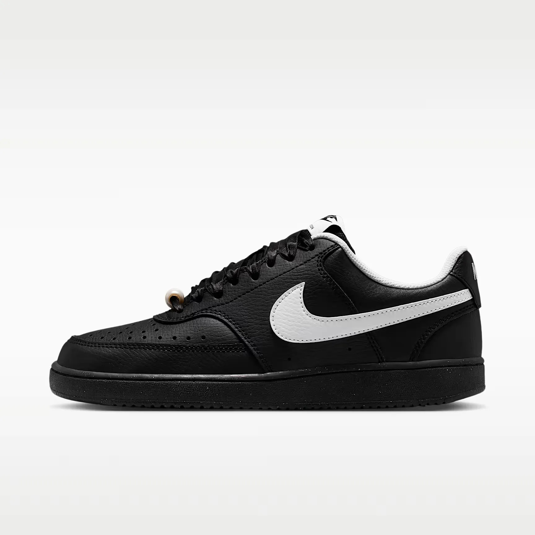 000000_Nike-Court-Vision-Low-WMNS_Black-White_IB6652-001_img0