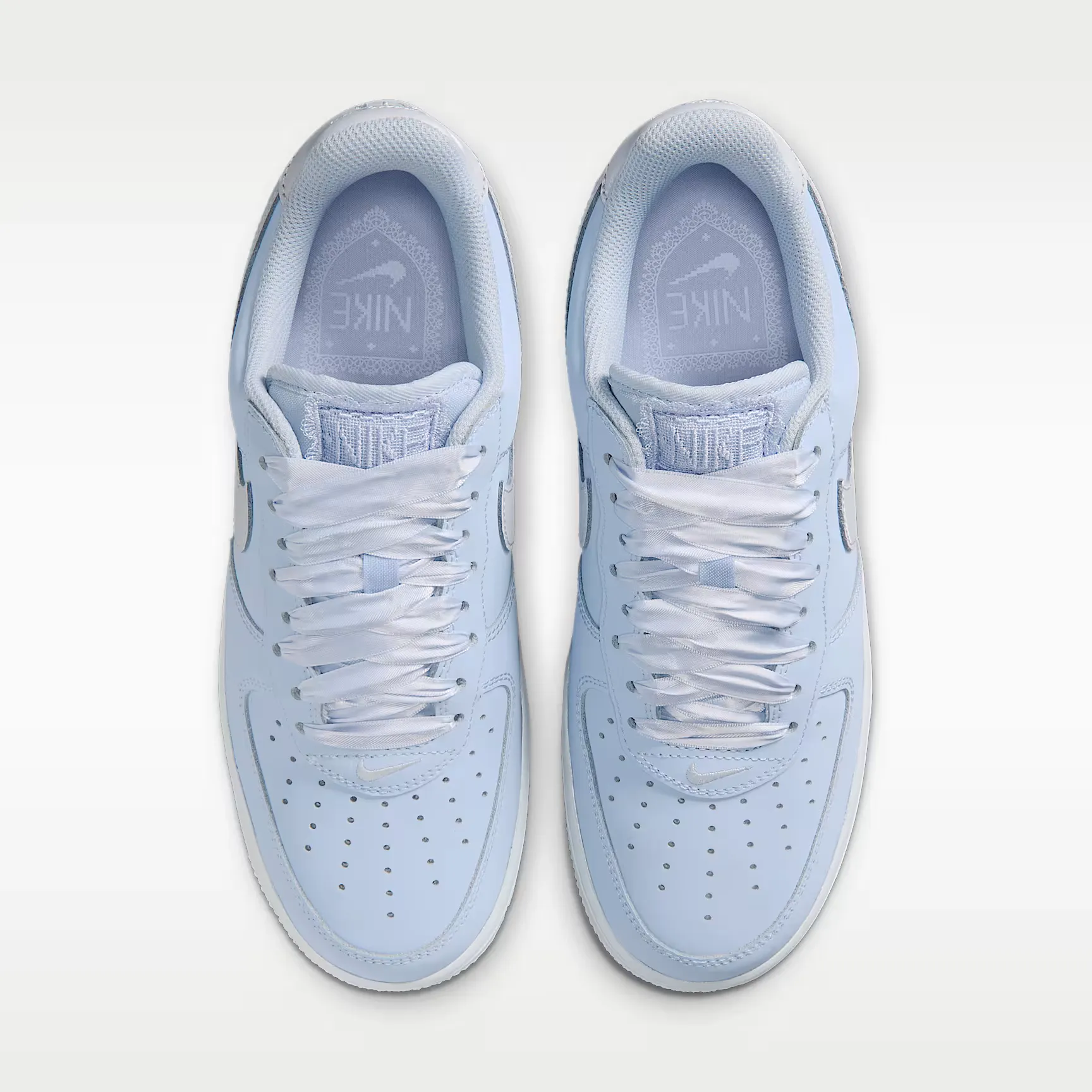000000_Nike-Air-Force-1-Retro-Premium-WMNS_Hydrogen-Blue_IR0871-400_img3