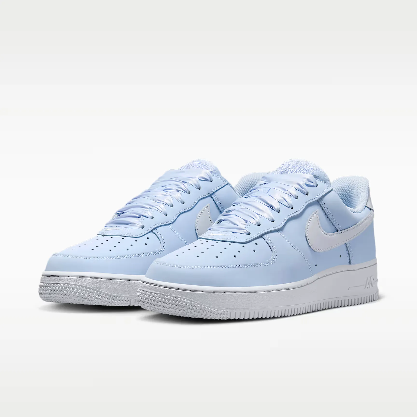 000000_Nike-Air-Force-1-Retro-Premium-WMNS_Hydrogen-Blue_IR0871-400_img4