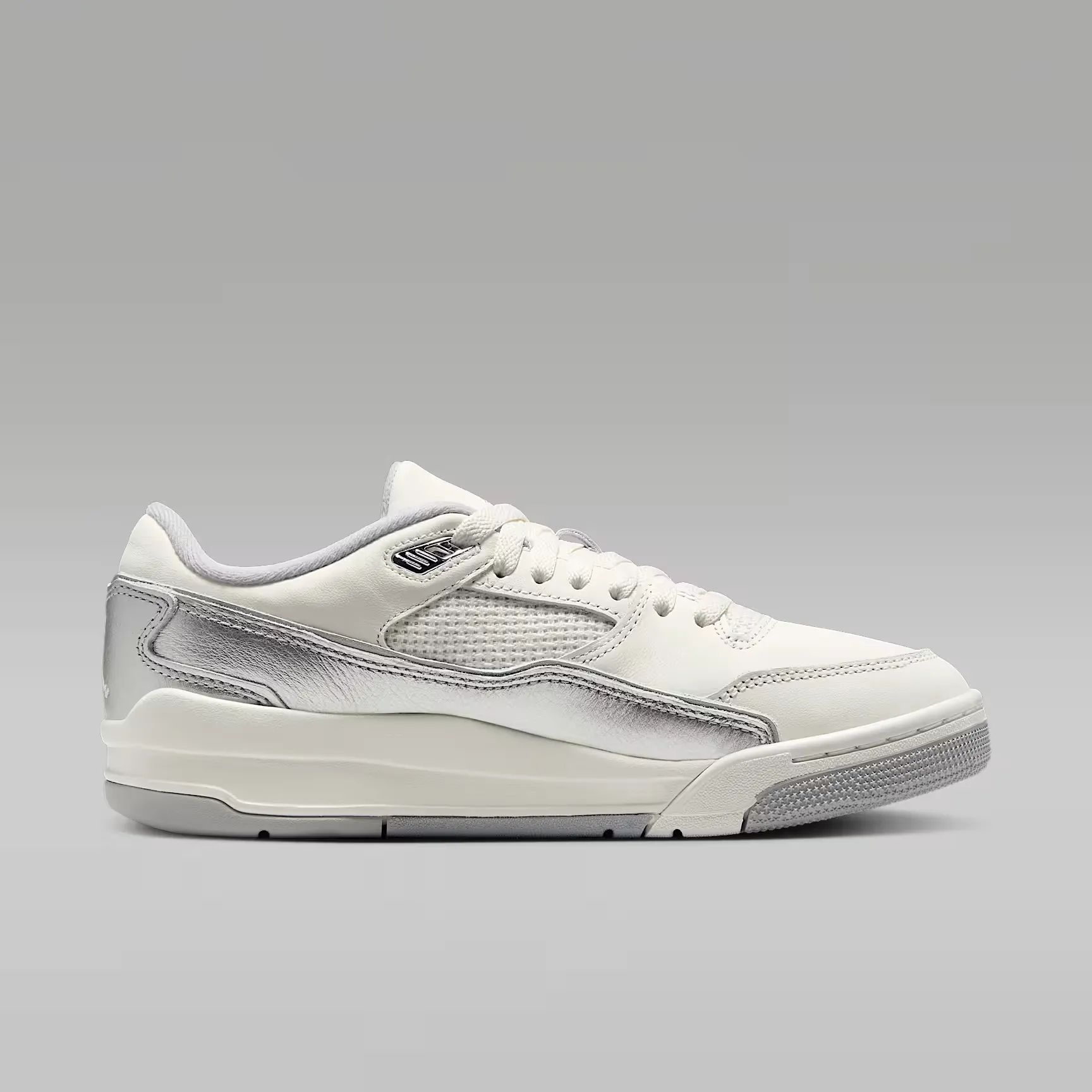 000000_Jordan-Flight-Court-SE-WMNS_Sail-Wolf-Grey_II0596-100_img2