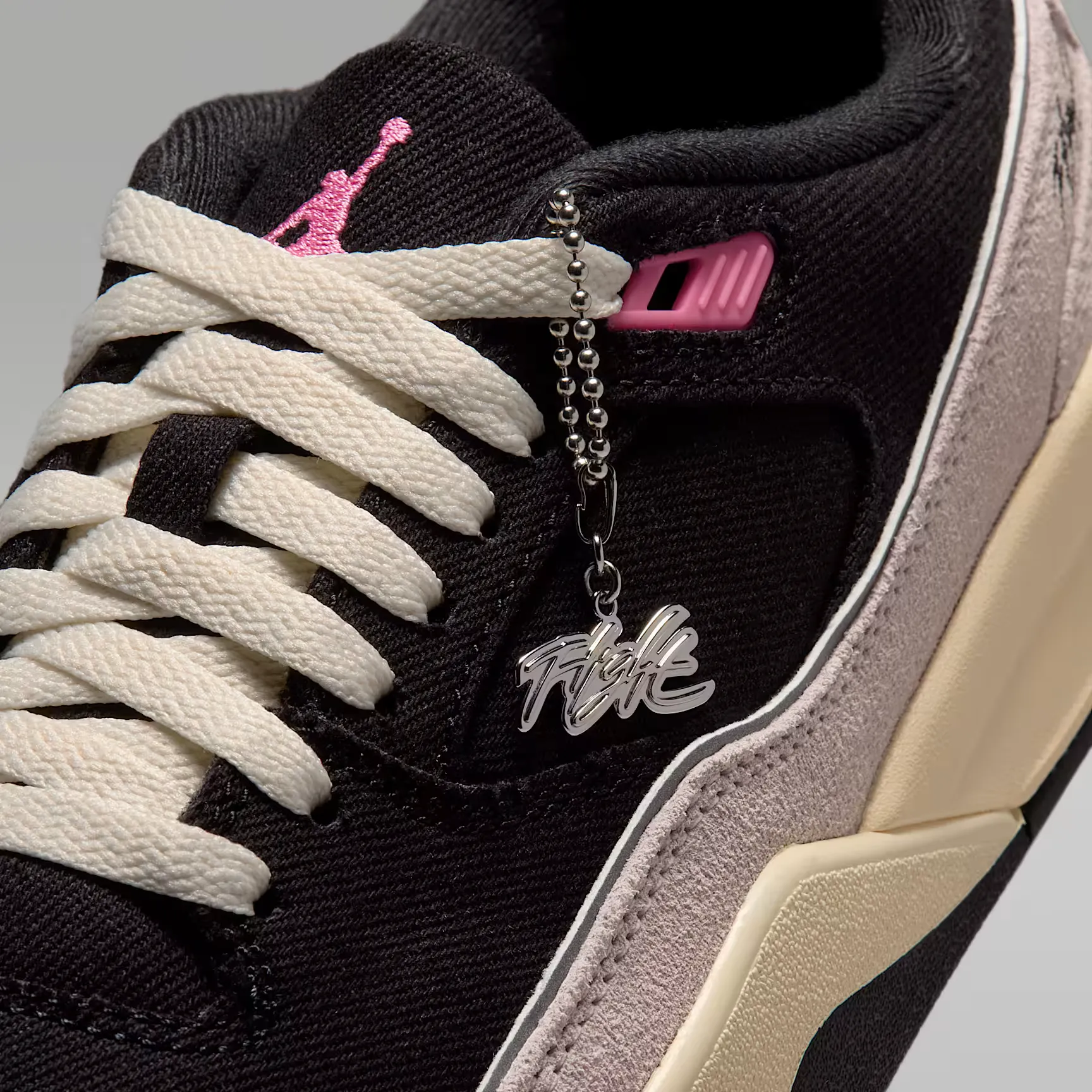 000000_Jordan-Flight-Court-SE-WMNS_Anthracite-Pinksicle_II0596-001_img9