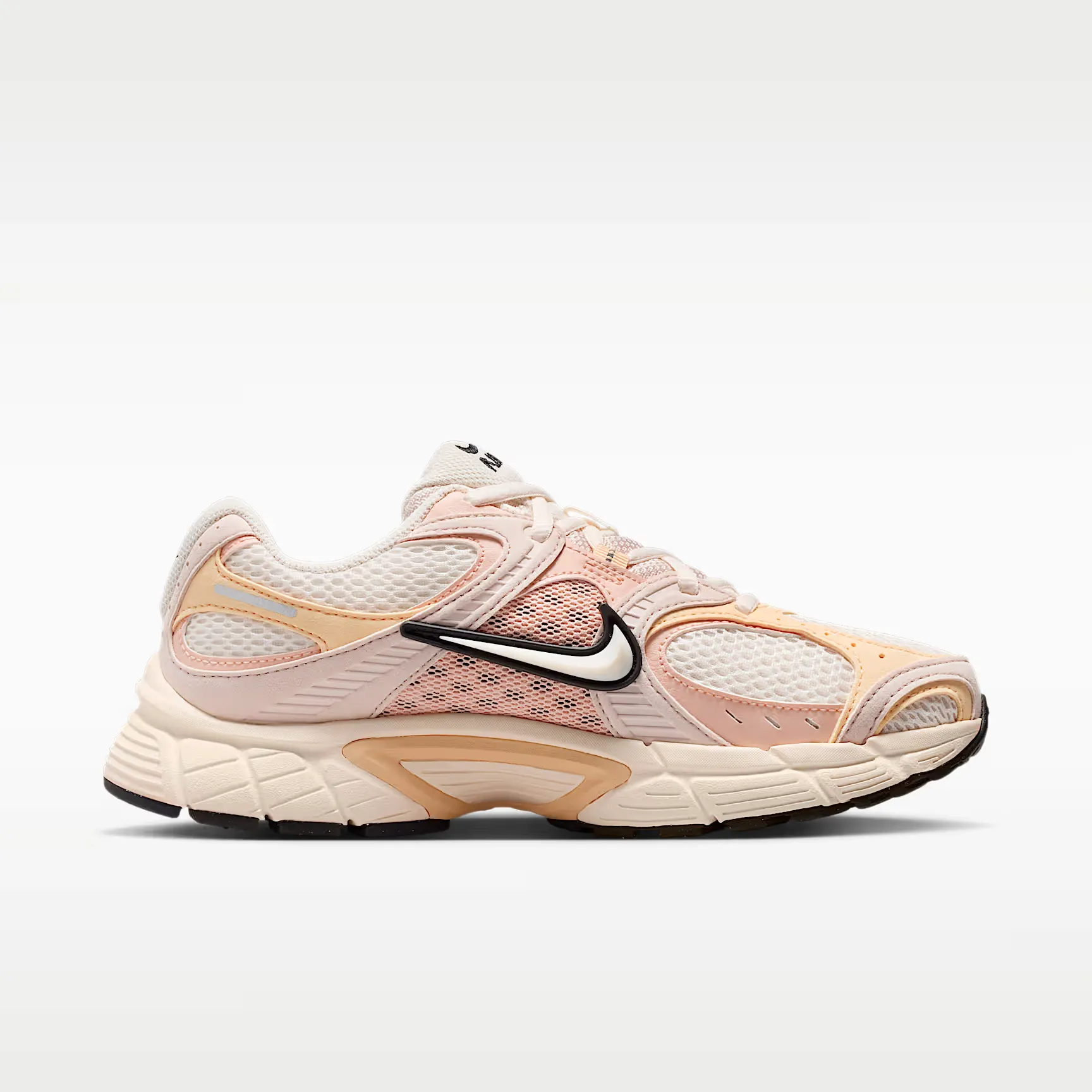 000000_Nike-V5-RNR-WMNS_Chalk-Silt-Red_II6294-102_img2