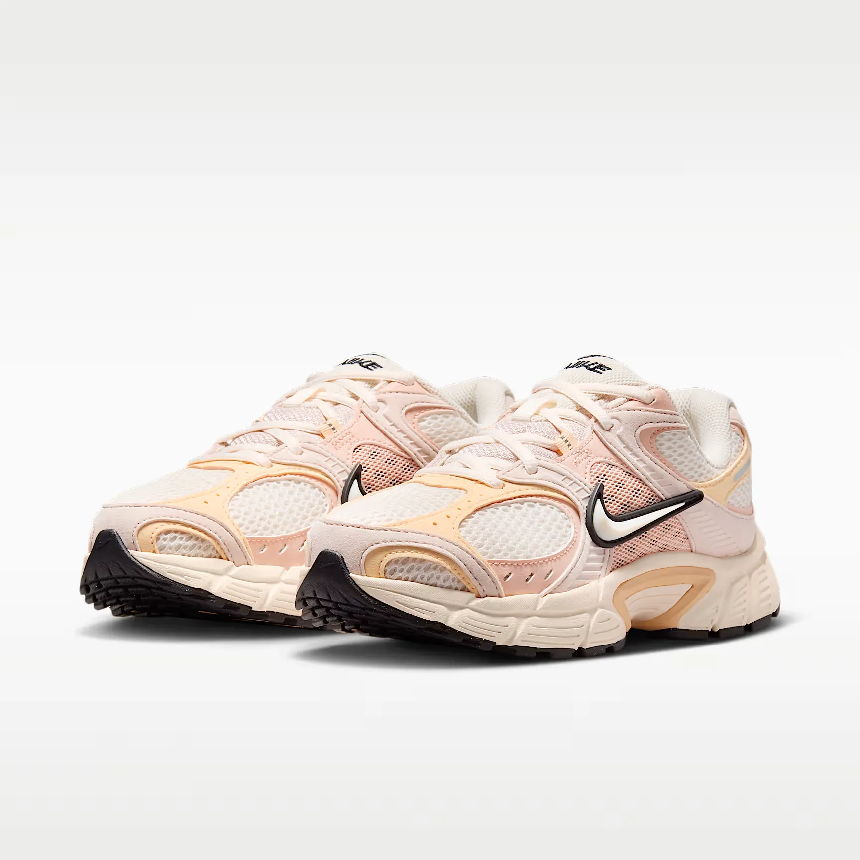 000000_Nike-V5-RNR-WMNS_Chalk-Silt-Red_II6294-102_img4