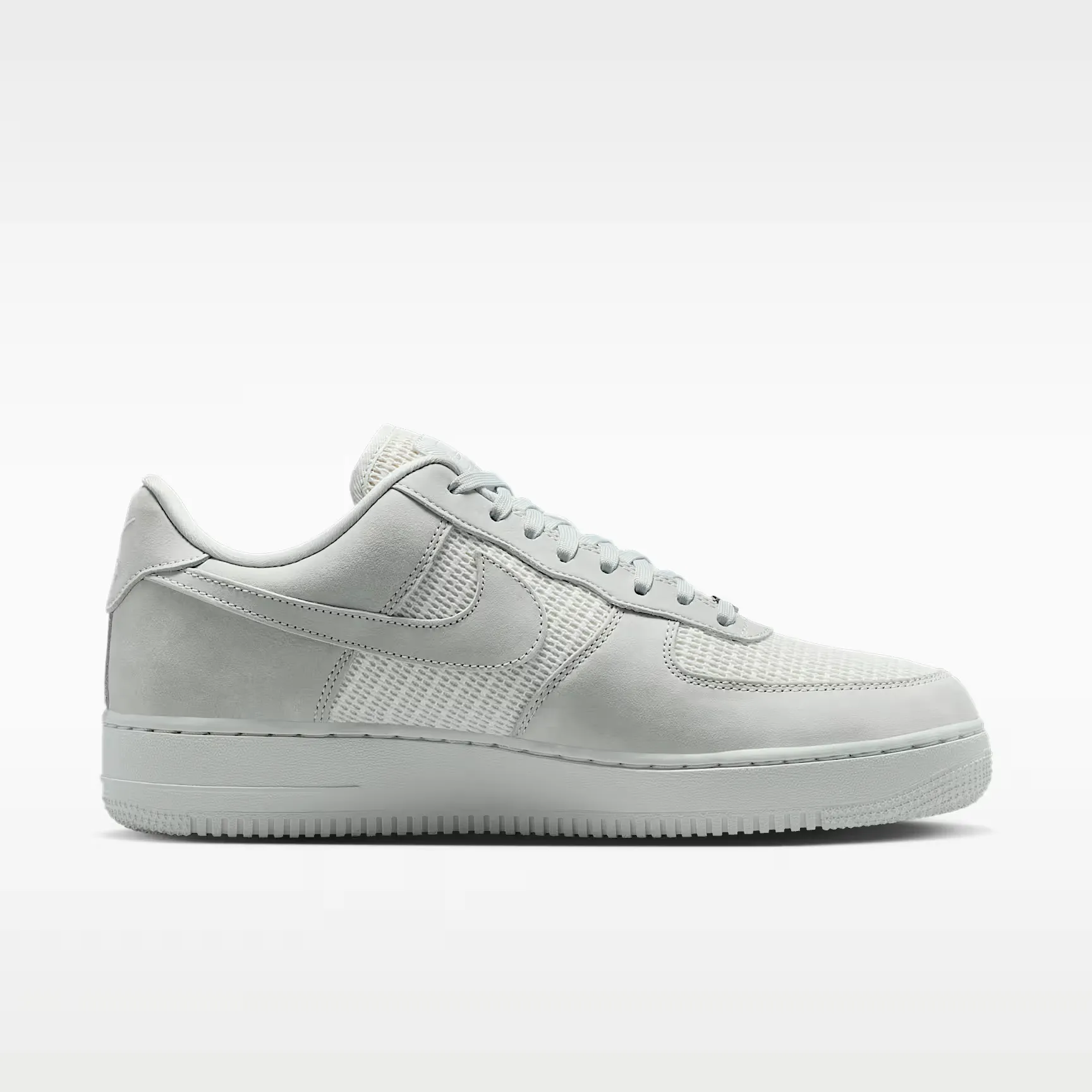 000000_Nike-Air-Force-1-'07-LV8_Off-White_II9807-100_img2