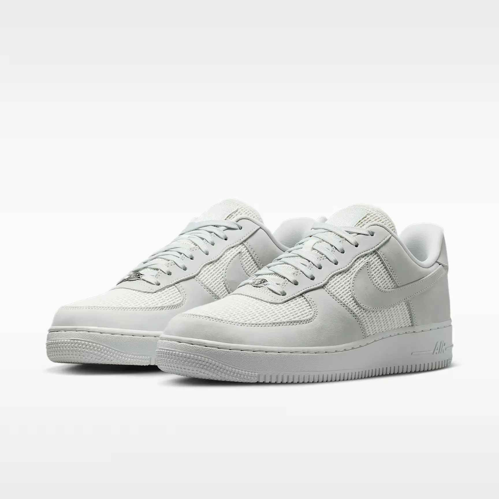 000000_Nike-Air-Force-1-'07-LV8_Off-White_II9807-100_img4