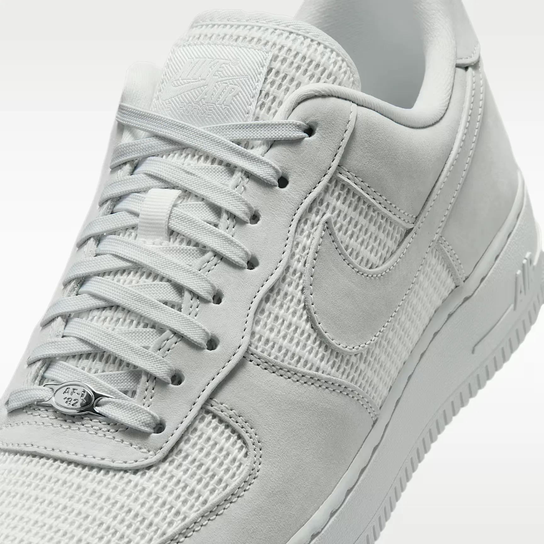 000000_Nike-Air-Force-1-'07-LV8_Off-White_II9807-100_img6