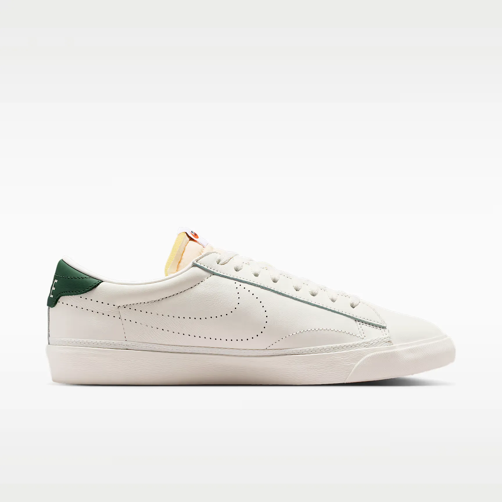 000000_Nike-Tennis-Classic_Sail-Fir_IO1738-133_img2