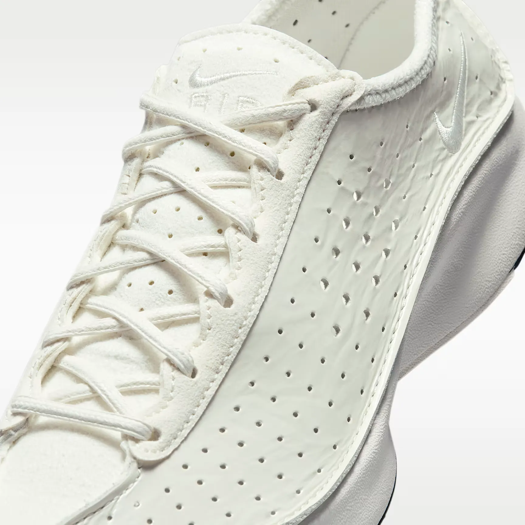 000000_Nike-Air-Superfly-WMNS_Sail-Black_IM5162-100_img6