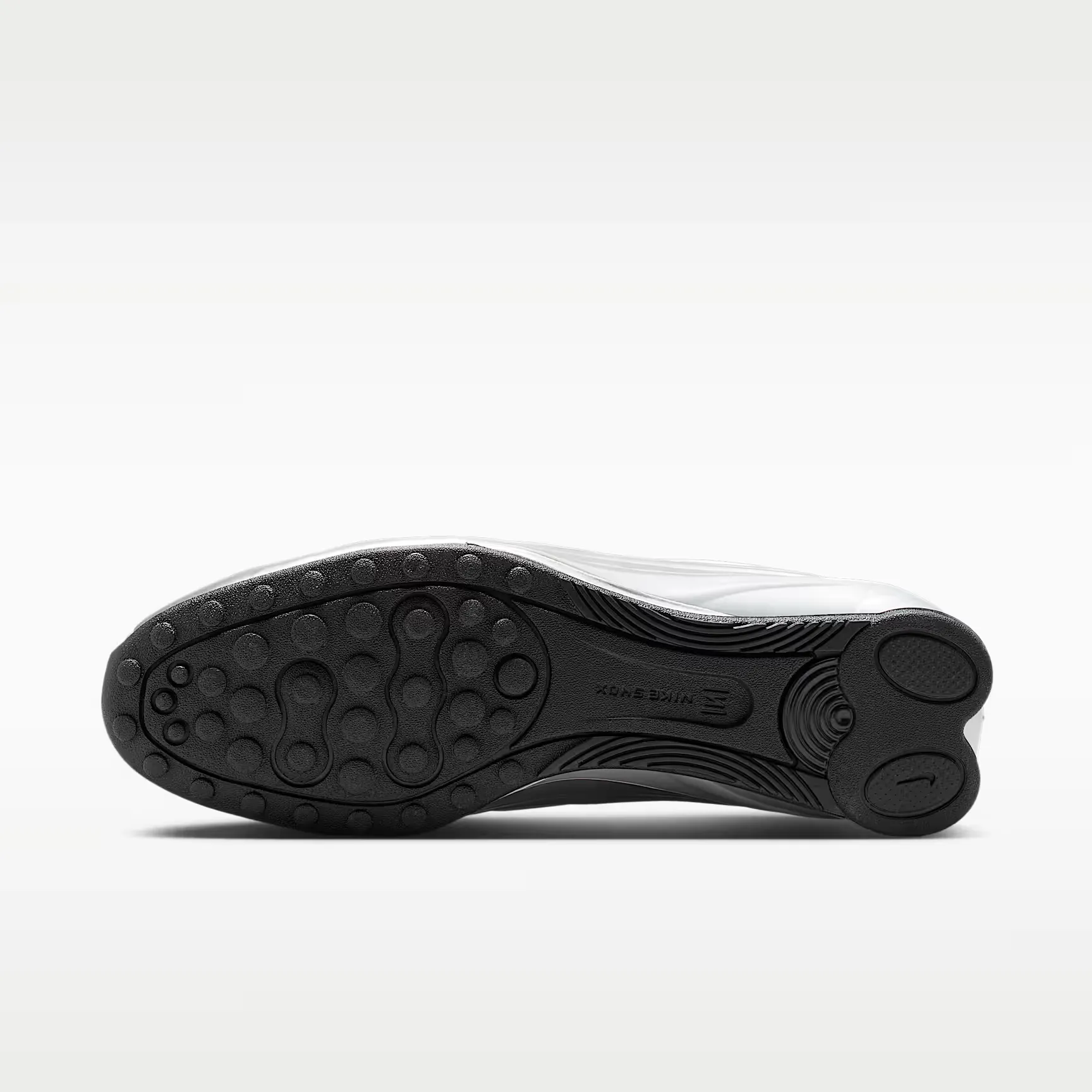 000000_Nike-Shox-Z-WMNS_Metallic-Silver-Black_IO7843-002_img1