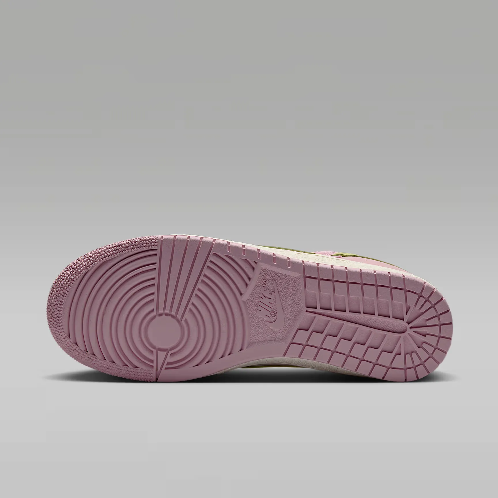 000000_Air-Jordan-Skyline-Low-WMNS_Iced-Carmine-Sail_IQ0704-607_img1