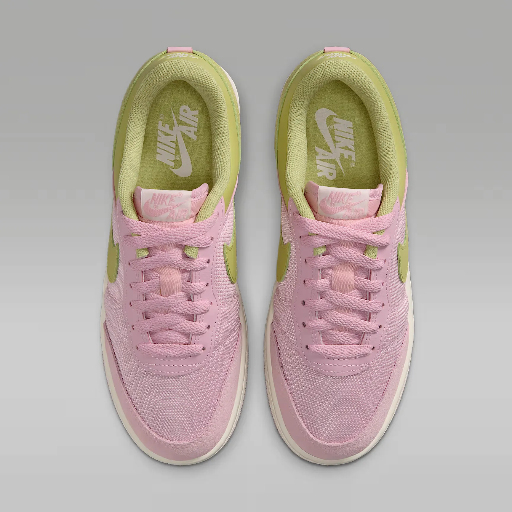 000000_Air-Jordan-Skyline-Low-WMNS_Iced-Carmine-Sail_IQ0704-607_img3