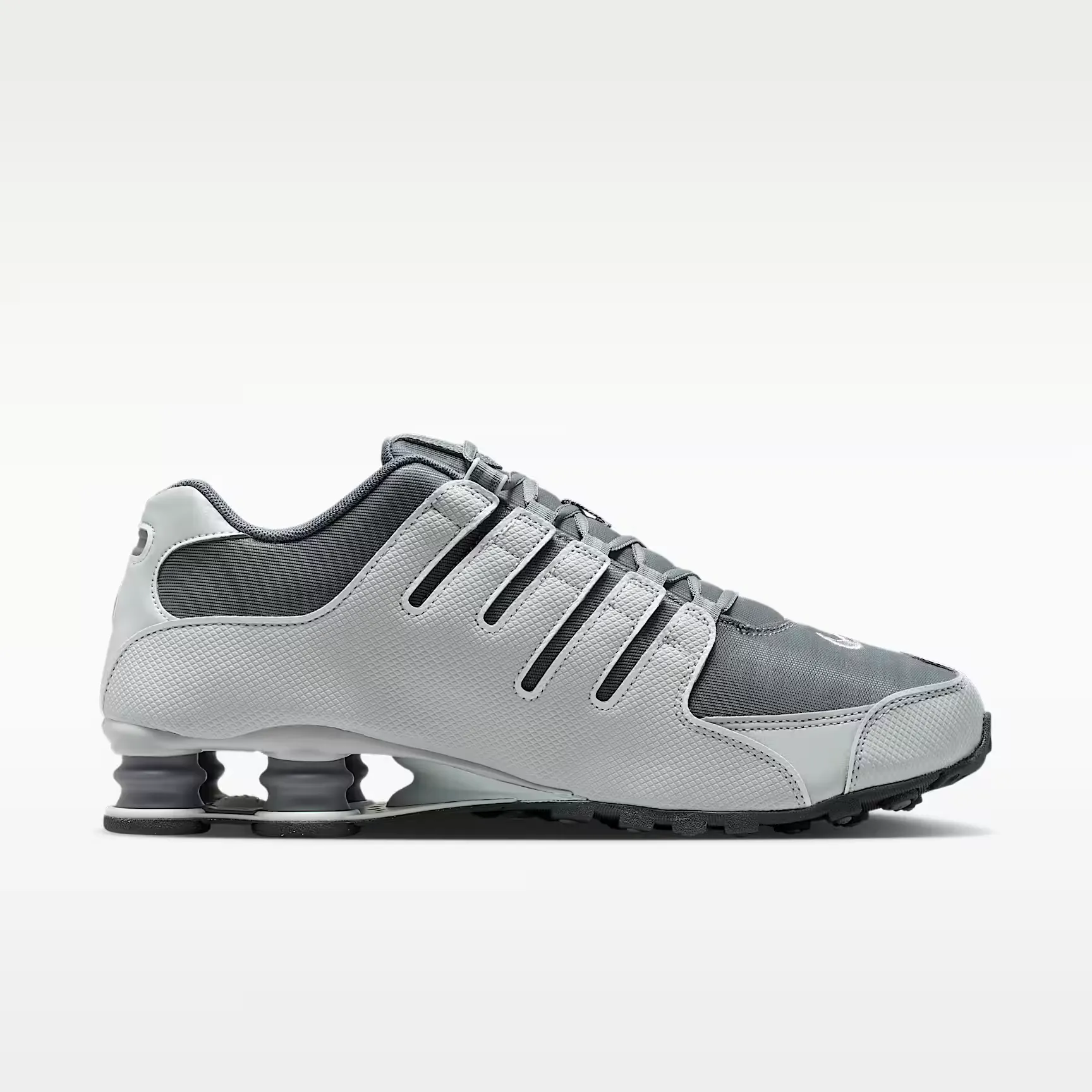 000000_Nike-Shox-NZ_Smoke-Grey_IQ8264-001_img2