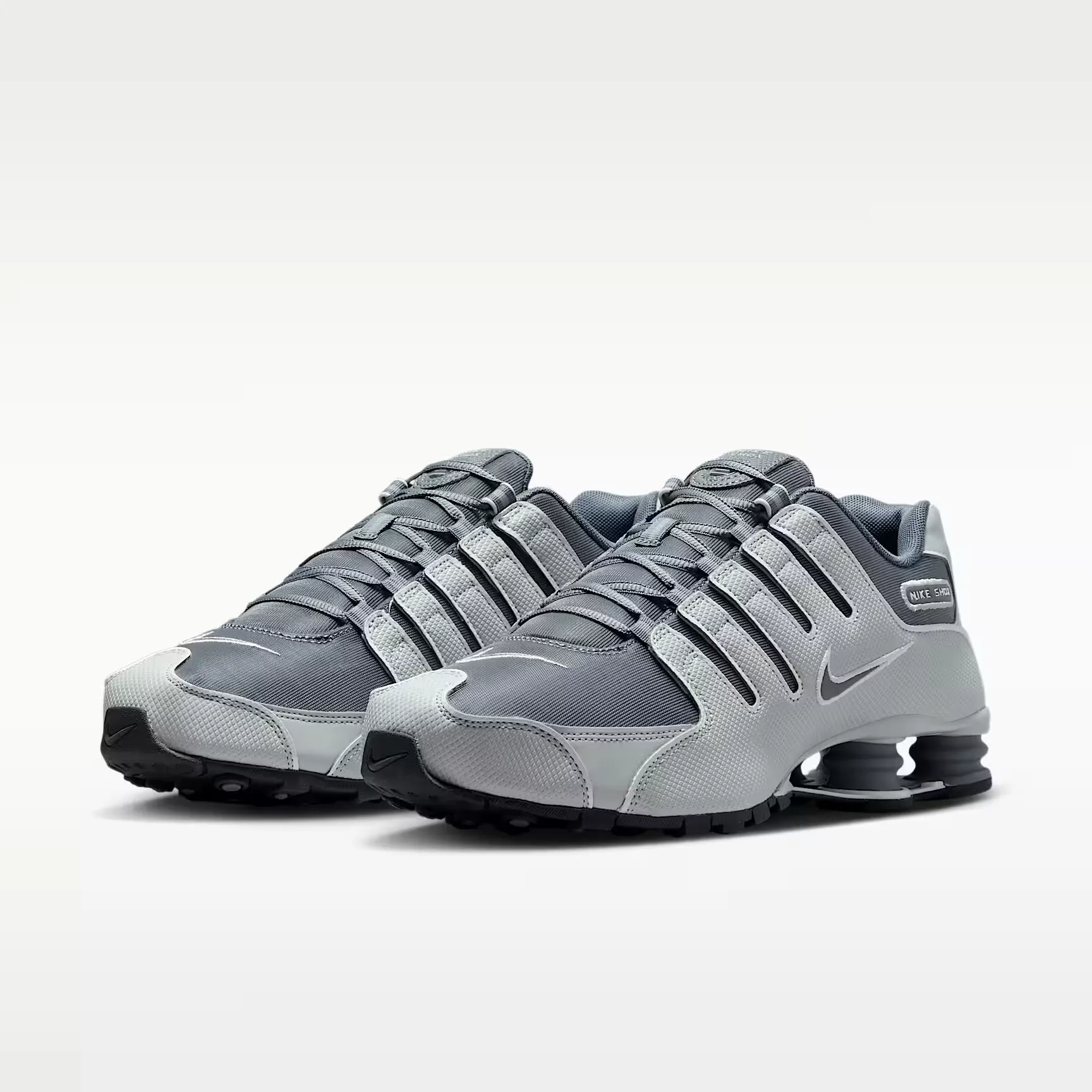 000000_Nike-Shox-NZ_Smoke-Grey_IQ8264-001_img4