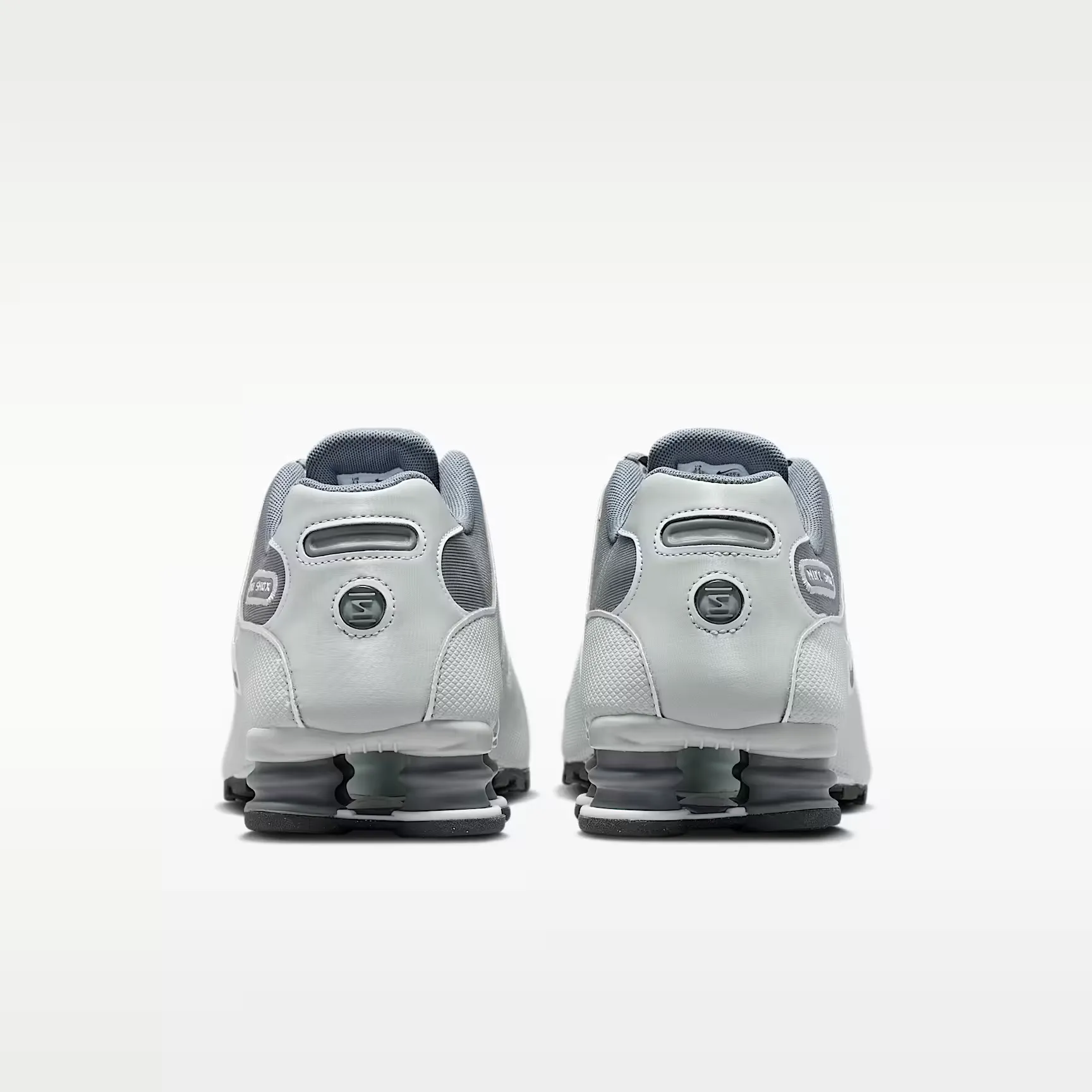 000000_Nike-Shox-NZ_Smoke-Grey_IQ8264-001_img5
