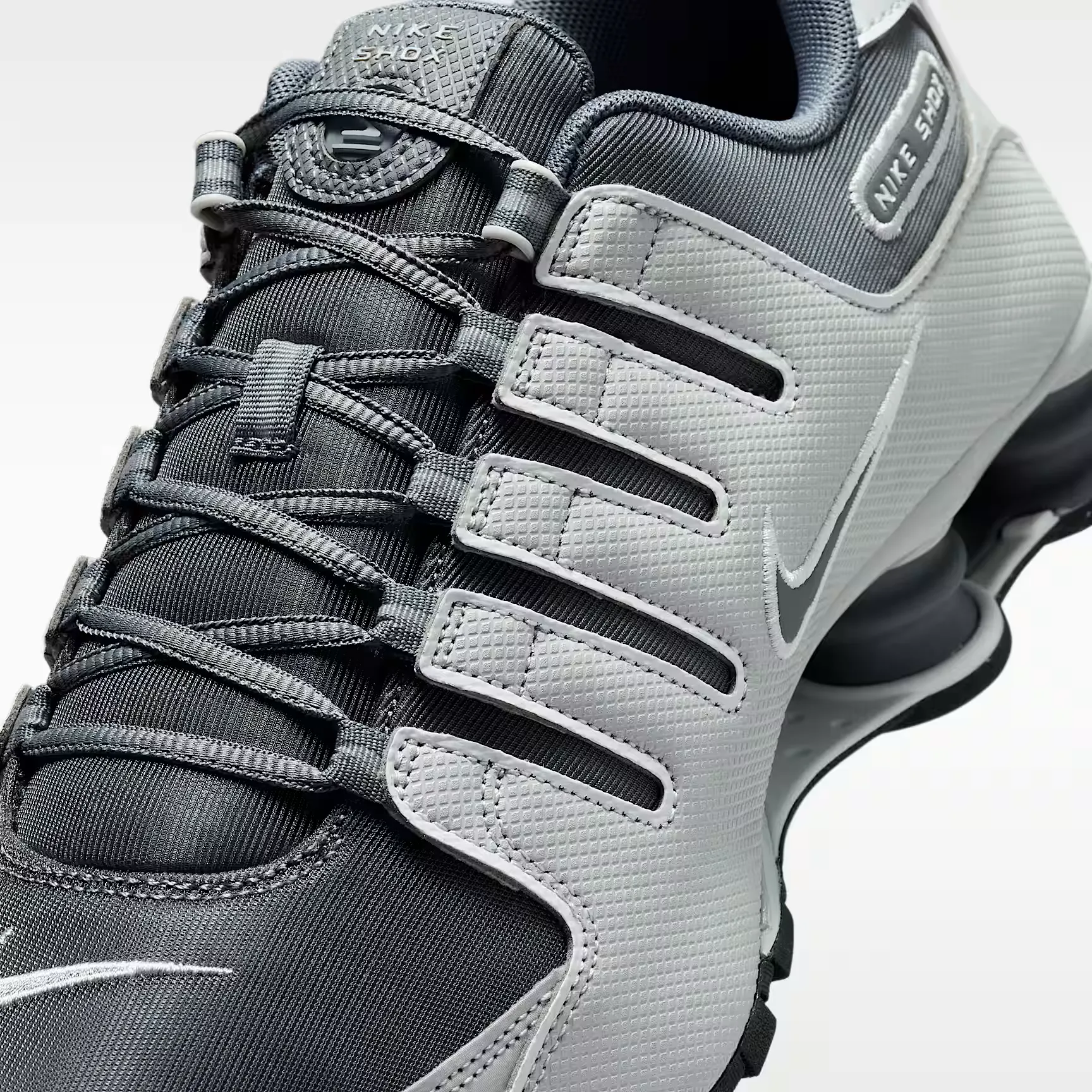 000000_Nike-Shox-NZ_Smoke-Grey_IQ8264-001_img6