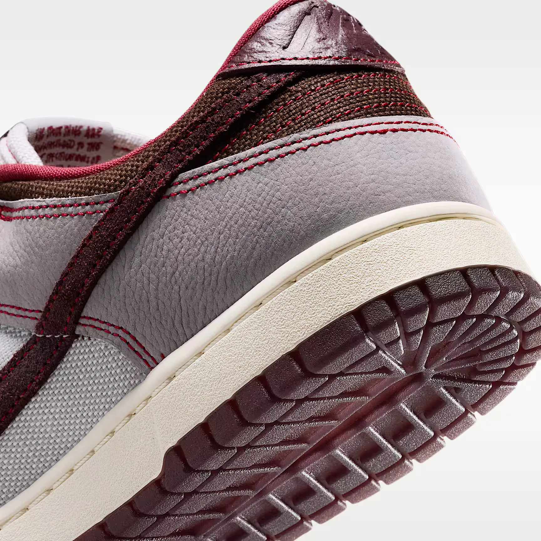 000000_Nike-Dunk-Low-Retro-SE_Pure-Platinum-Burgundy-Crush_IH1942-001_img7