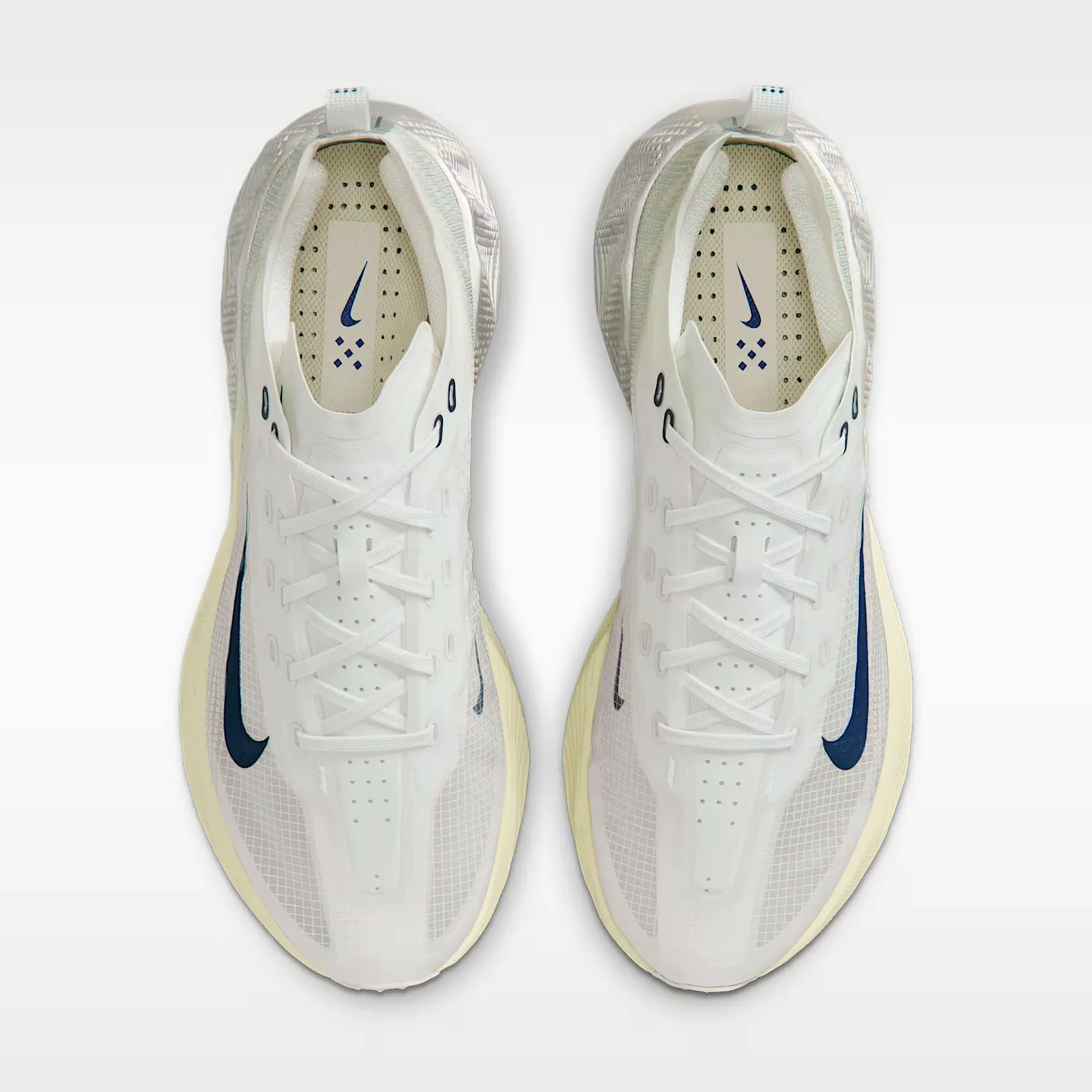 000000_Nike-Ava-X_Metallic-Silver-Alabaster_HM9697-003_img3