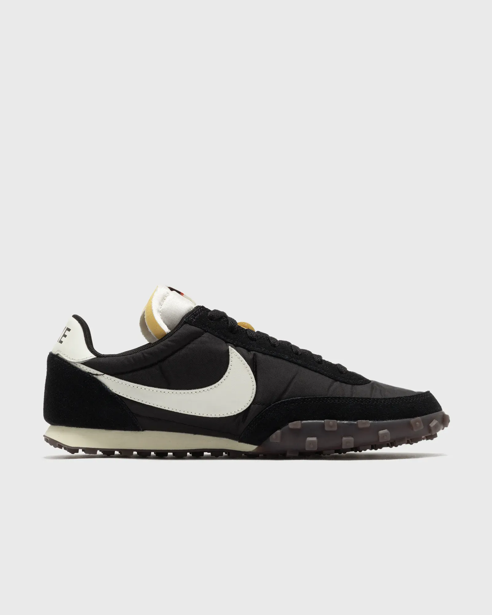 000000_Nike-Waffle-Racer_Black-Sail_IM8658-001_img3
