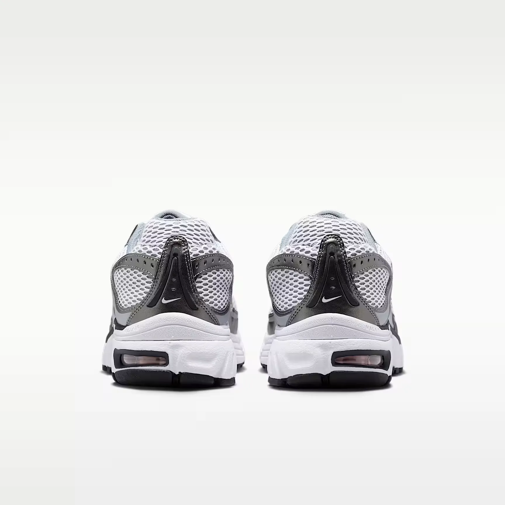 000000_Nike-Air-Max-Moto-2K_Smoke-Grey-Anthracite-Pink-Foam_IU7548-070_img5